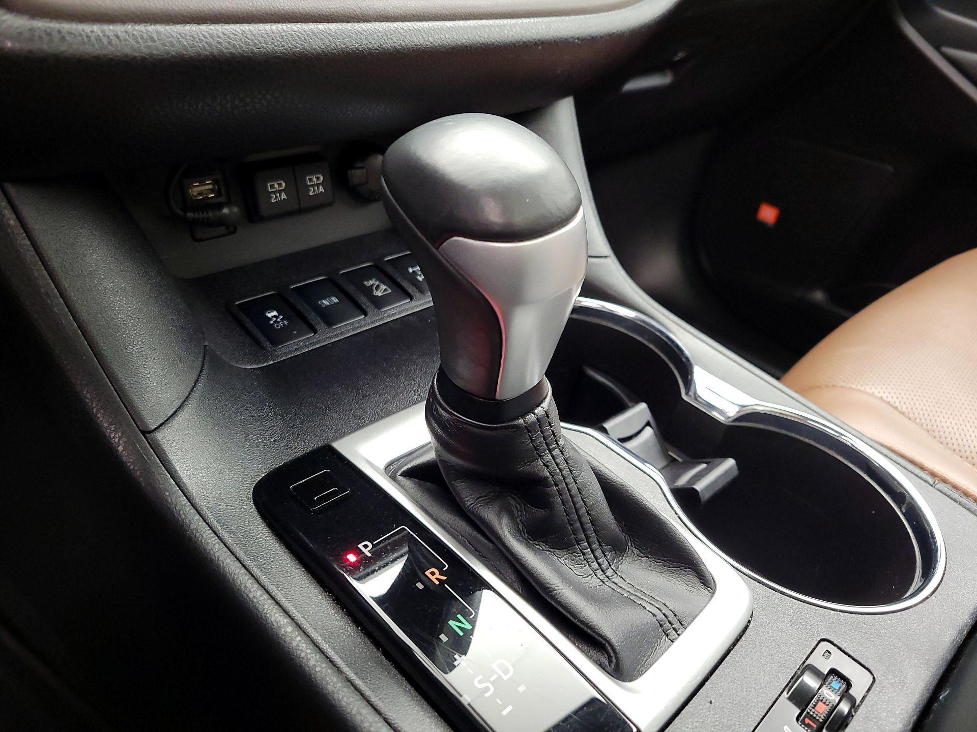 Thumbnail: 2019 Toyota Highlander - 18