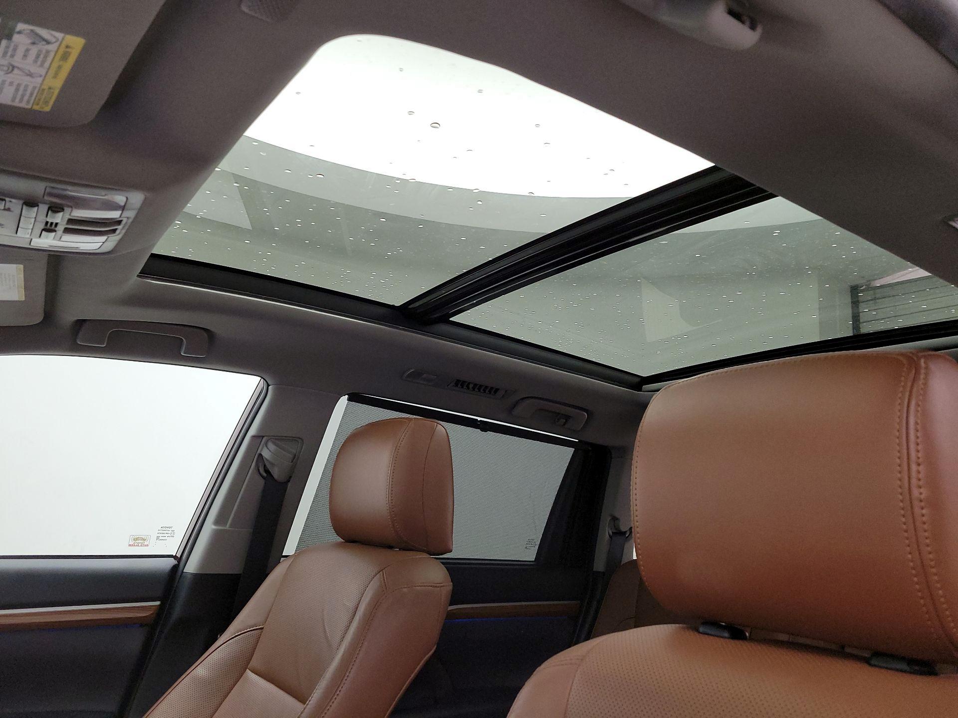 Thumbnail: 2019 Toyota Highlander - 20