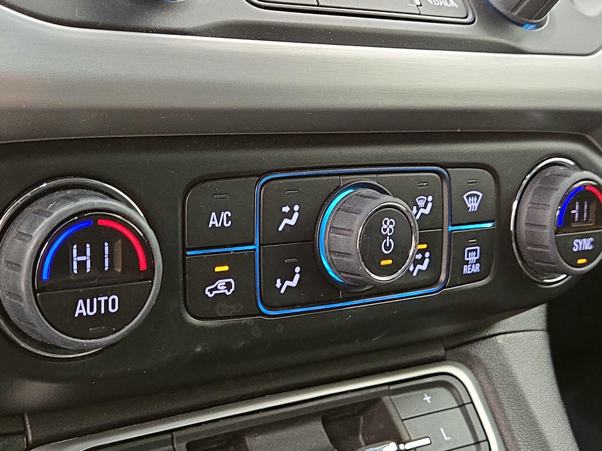 Thumbnail: 2023 GMC Acadia - 16