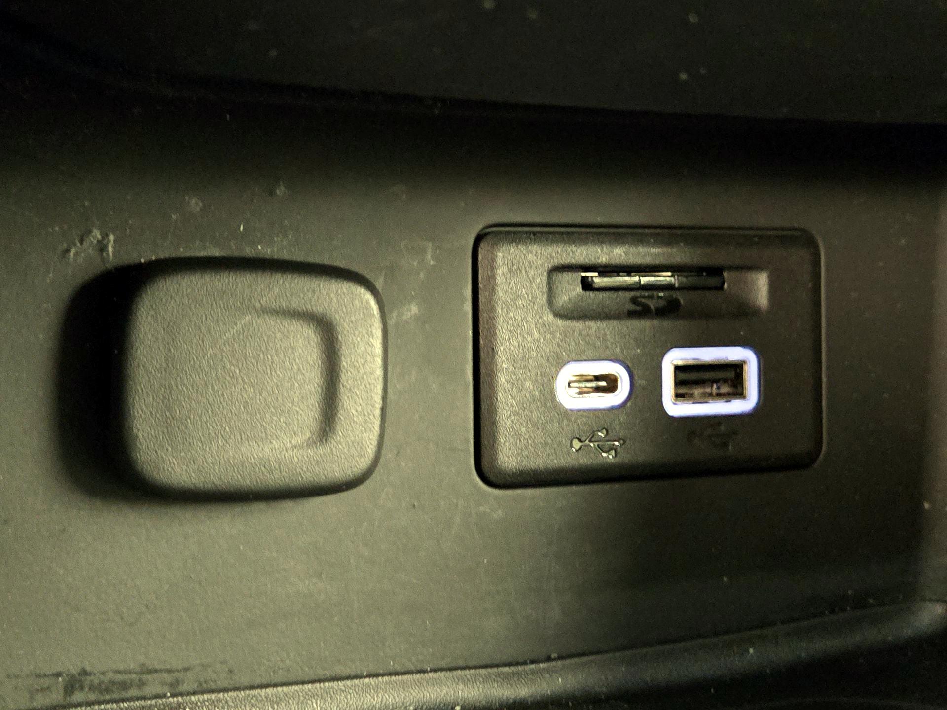 Thumbnail: 2023 GMC Acadia - 18