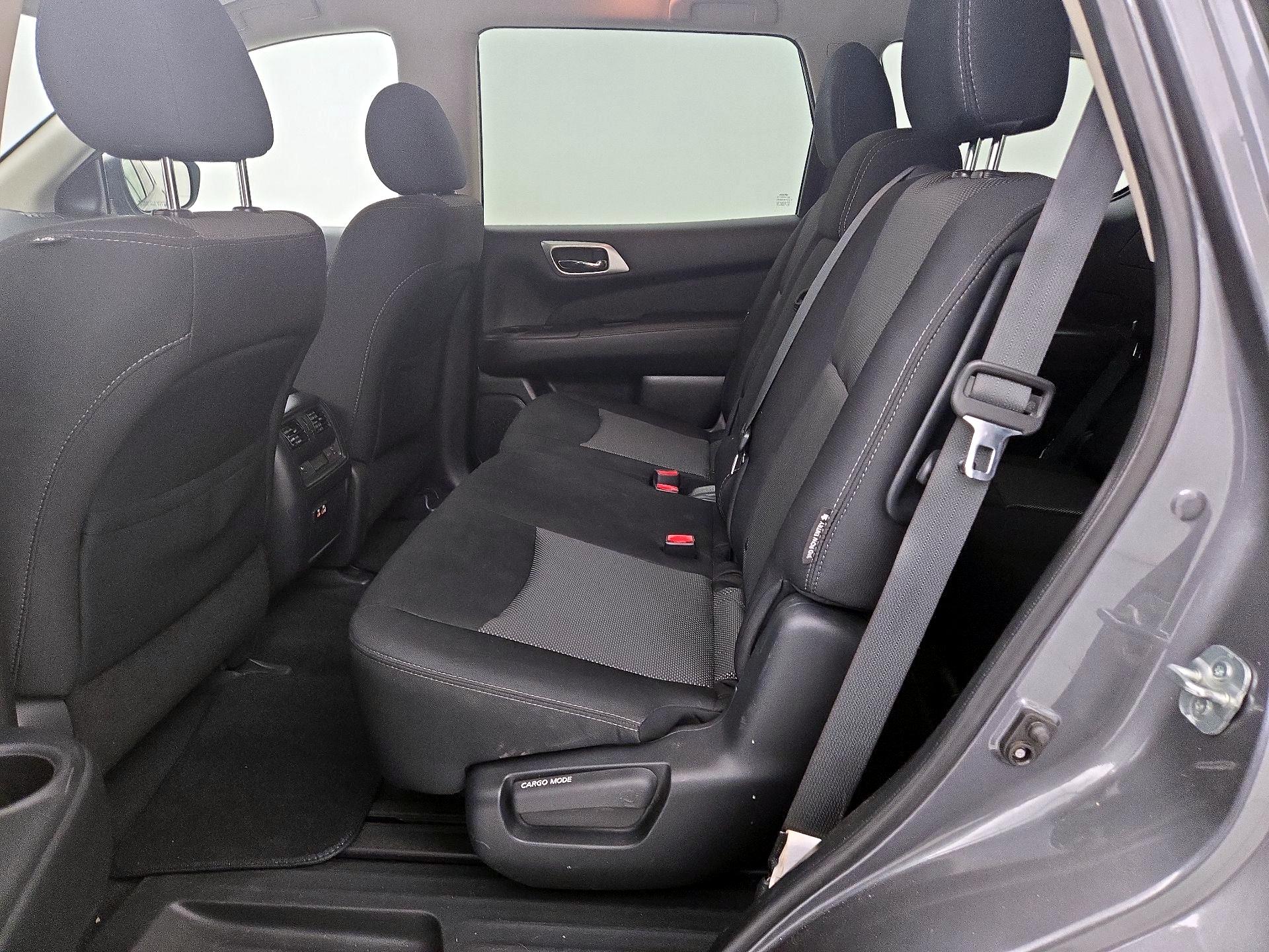 Thumbnail: 2020 Nissan Pathfinder - 17