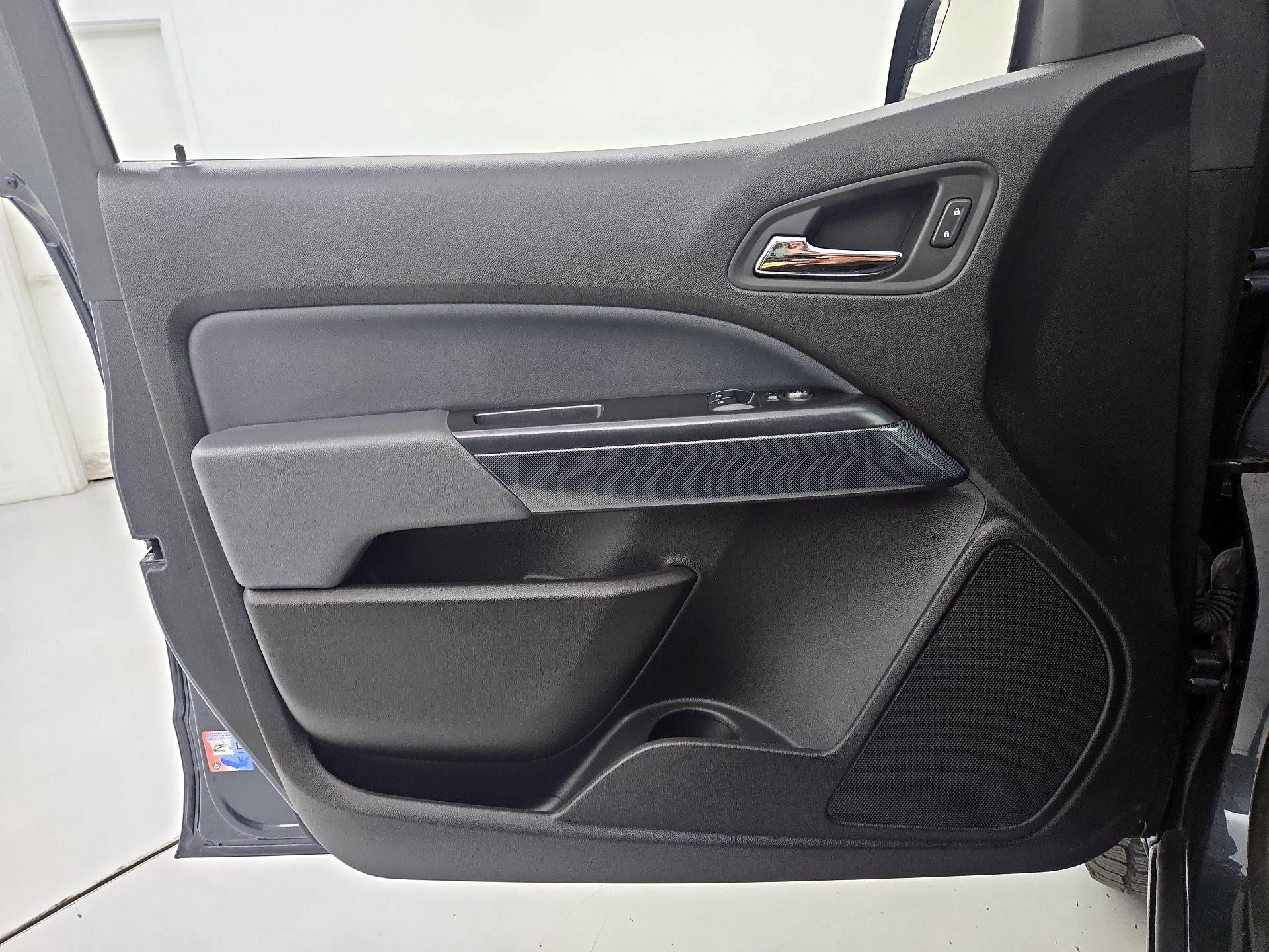 Thumbnail: 2017 Chevrolet Colorado - 12
