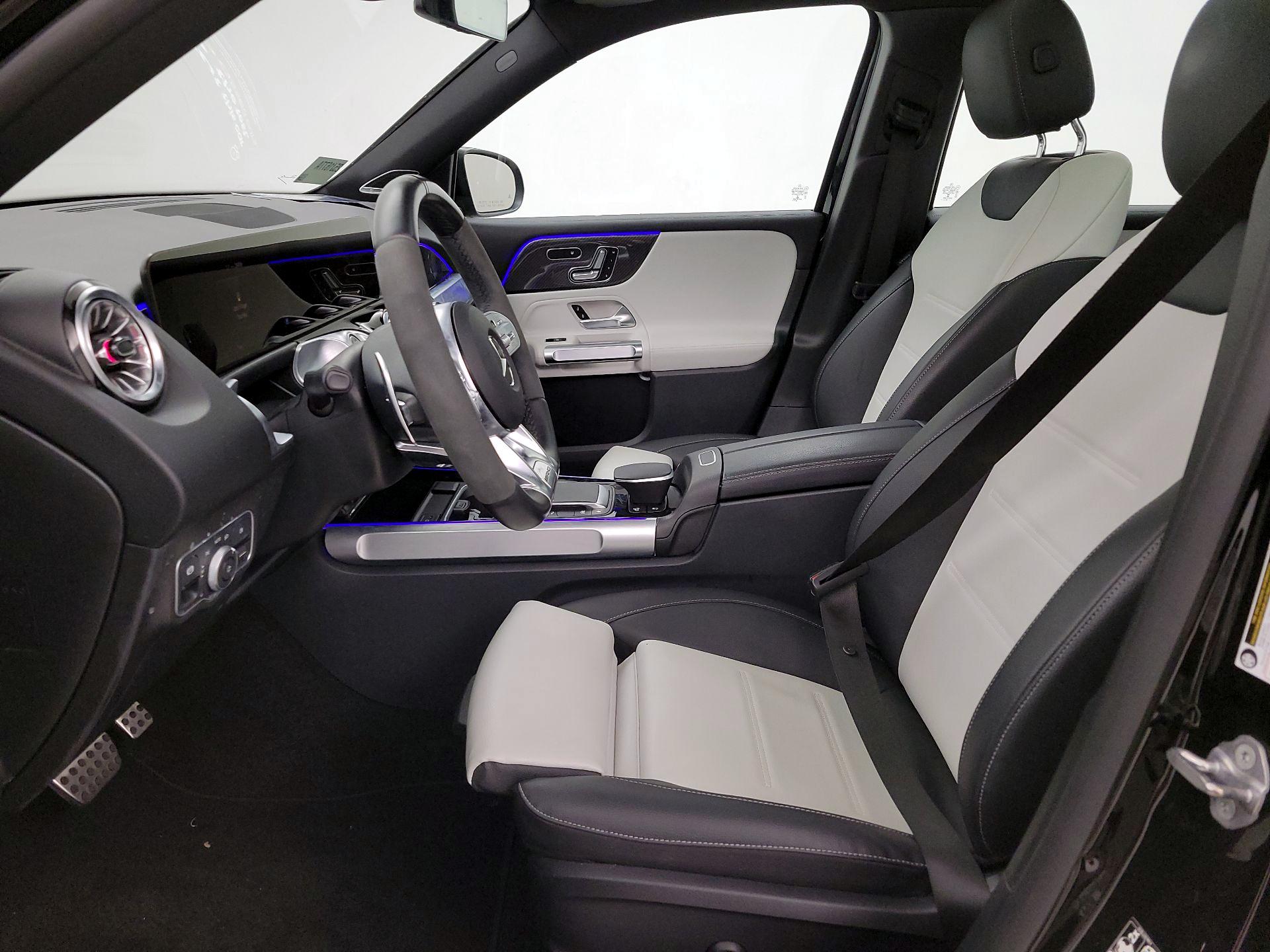 Thumbnail: 2023 Mercedes-Benz GLB - 11