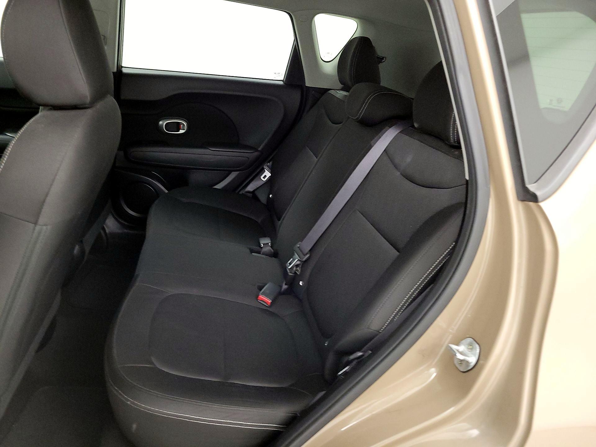 Thumbnail: 2016 Kia Soul - 18