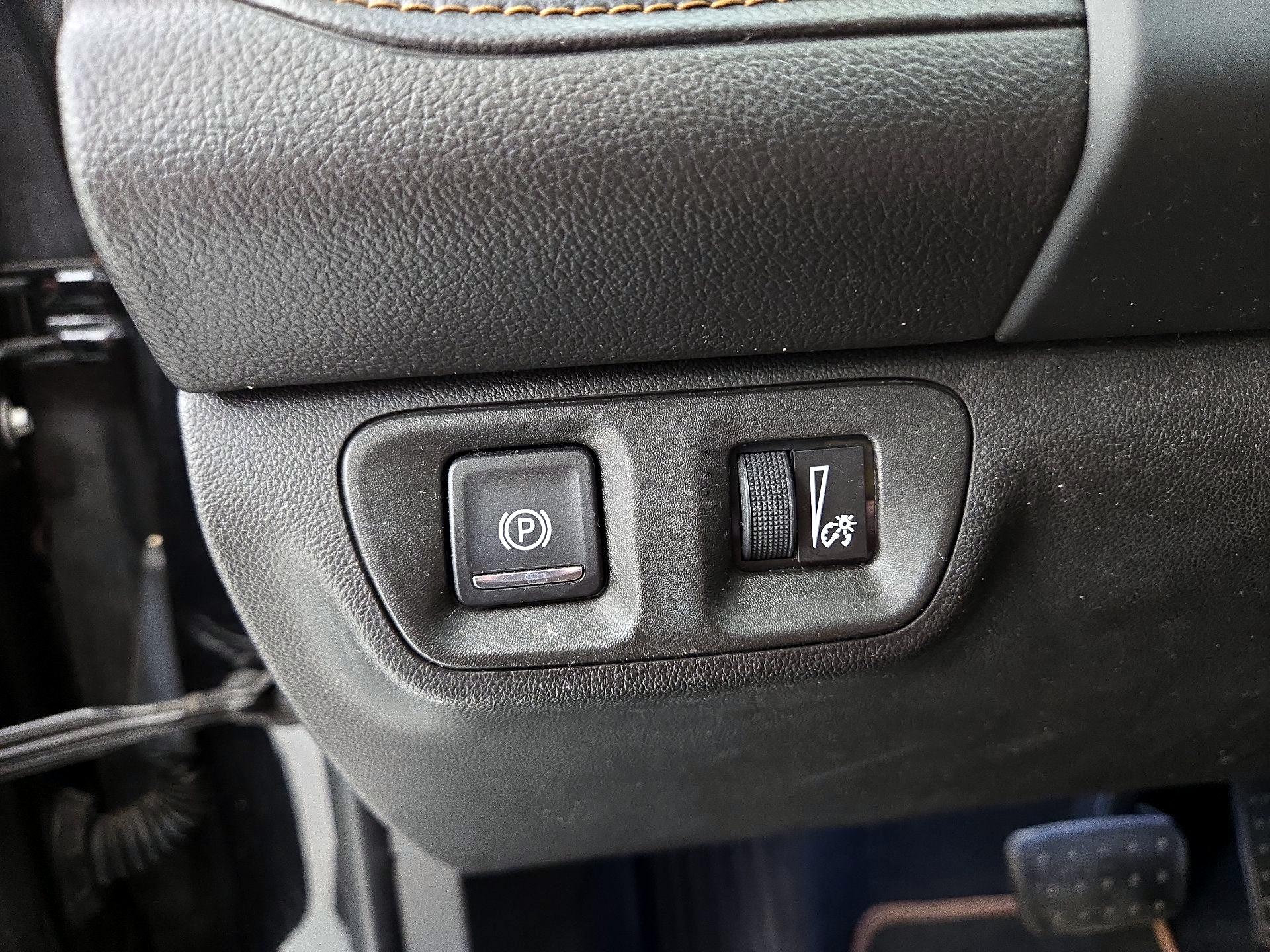 Thumbnail: 2017 GMC Acadia - 13