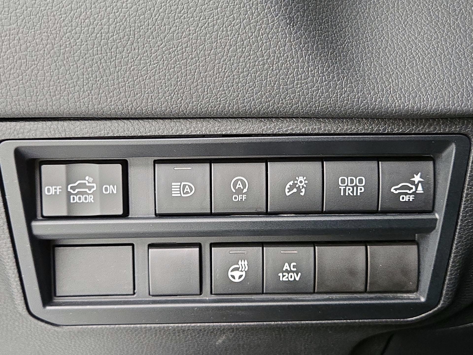 Thumbnail: 2022 Toyota Tundra - 13