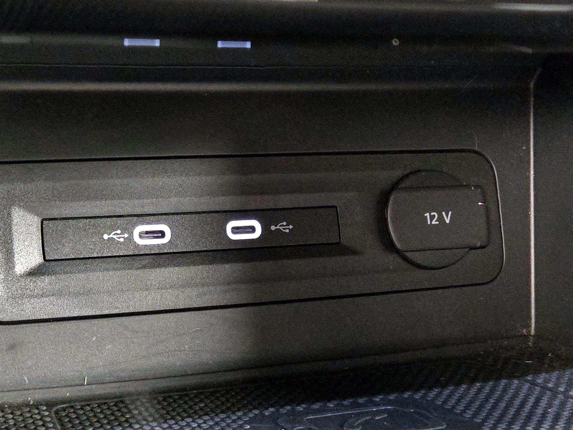 Thumbnail: 2022 Volkswagen Atlas - 17