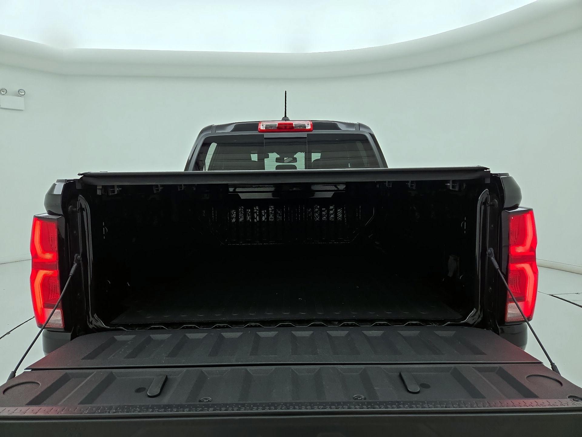 Thumbnail: 2023 Chevrolet Colorado - 19
