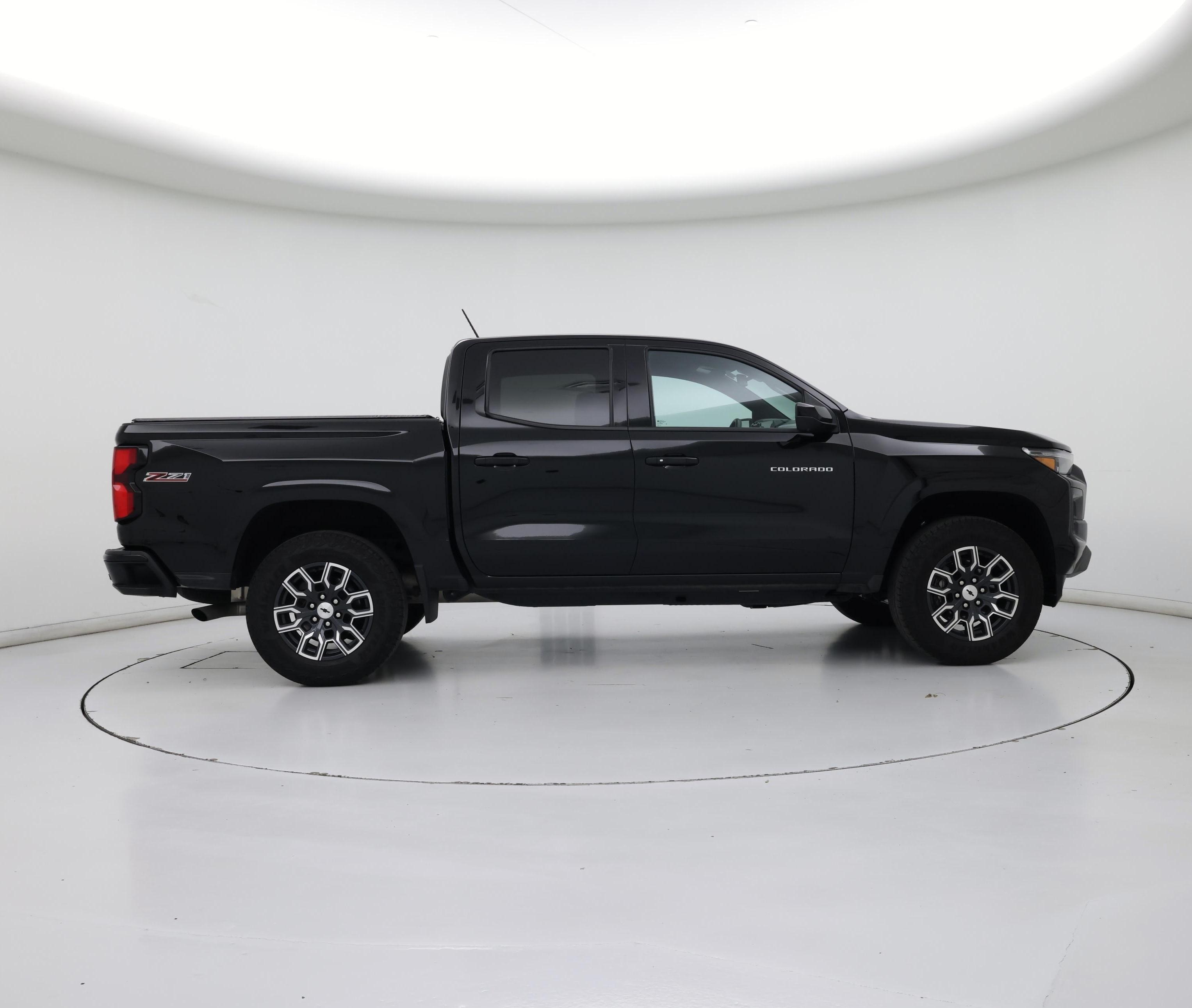 Thumbnail: 2023 Chevrolet Colorado - 7