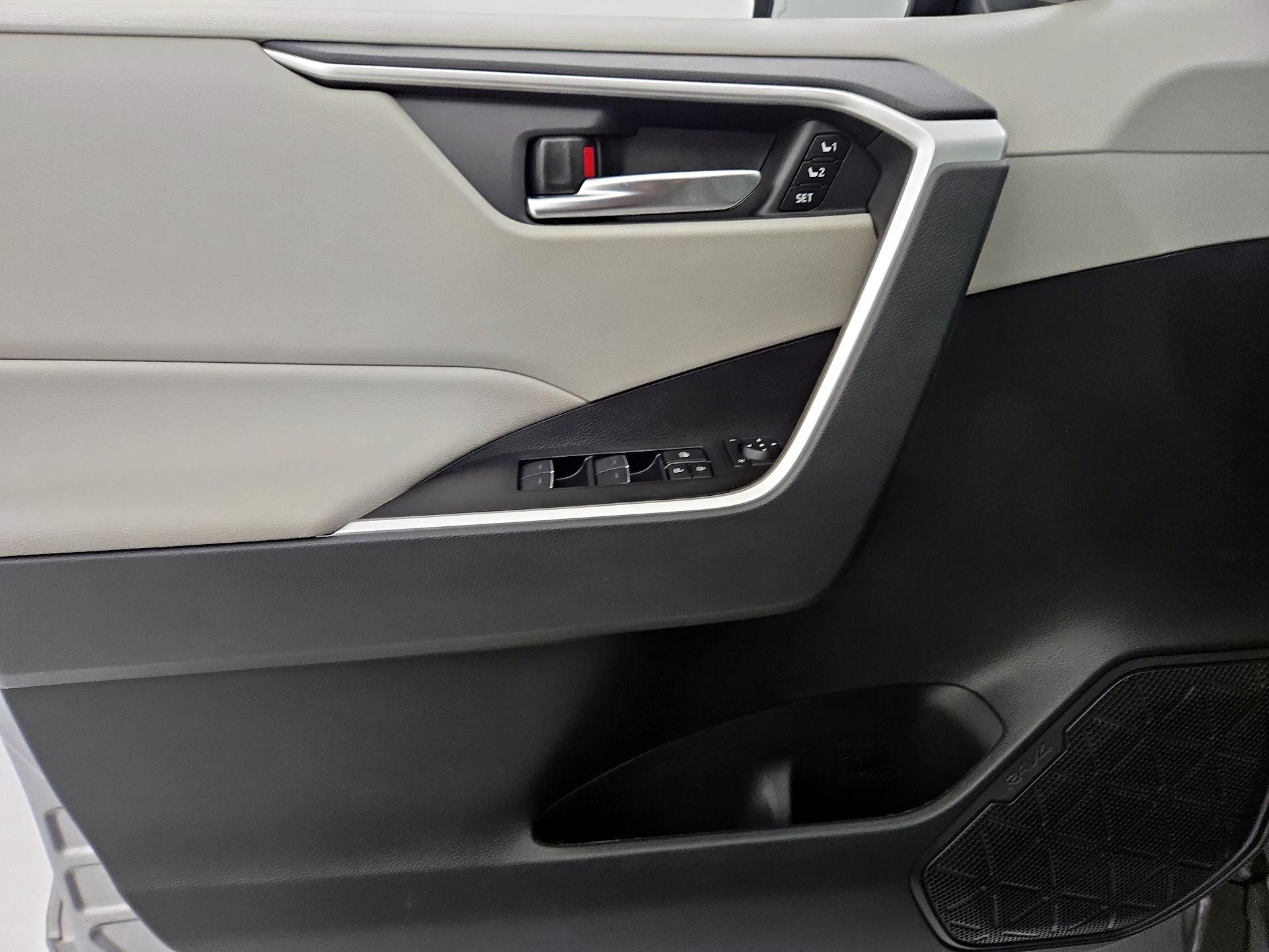 Thumbnail: 2023 Toyota RAV4 - 12