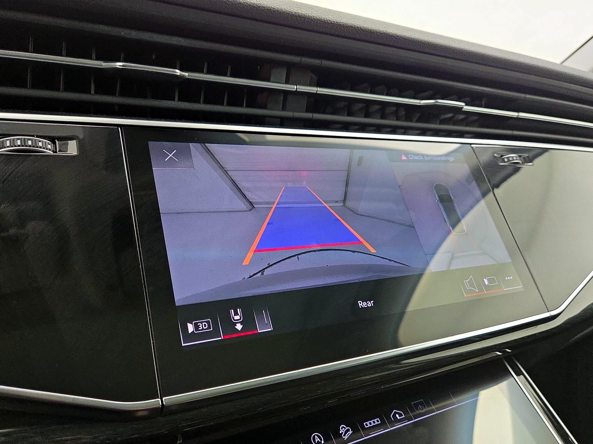 Thumbnail: 2021 Audi Q7 - 15