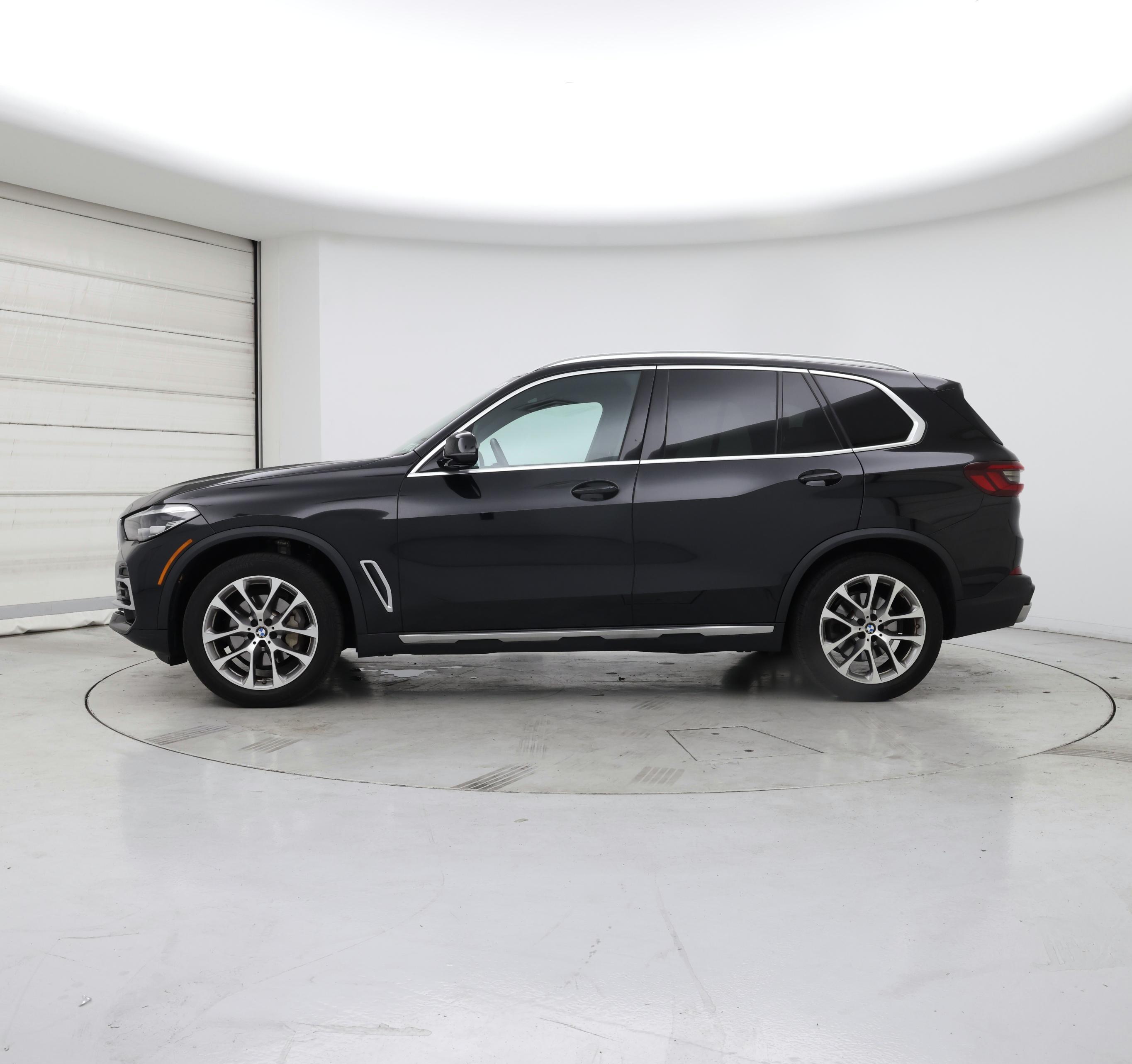 Thumbnail: 2023 BMW X5 - 3