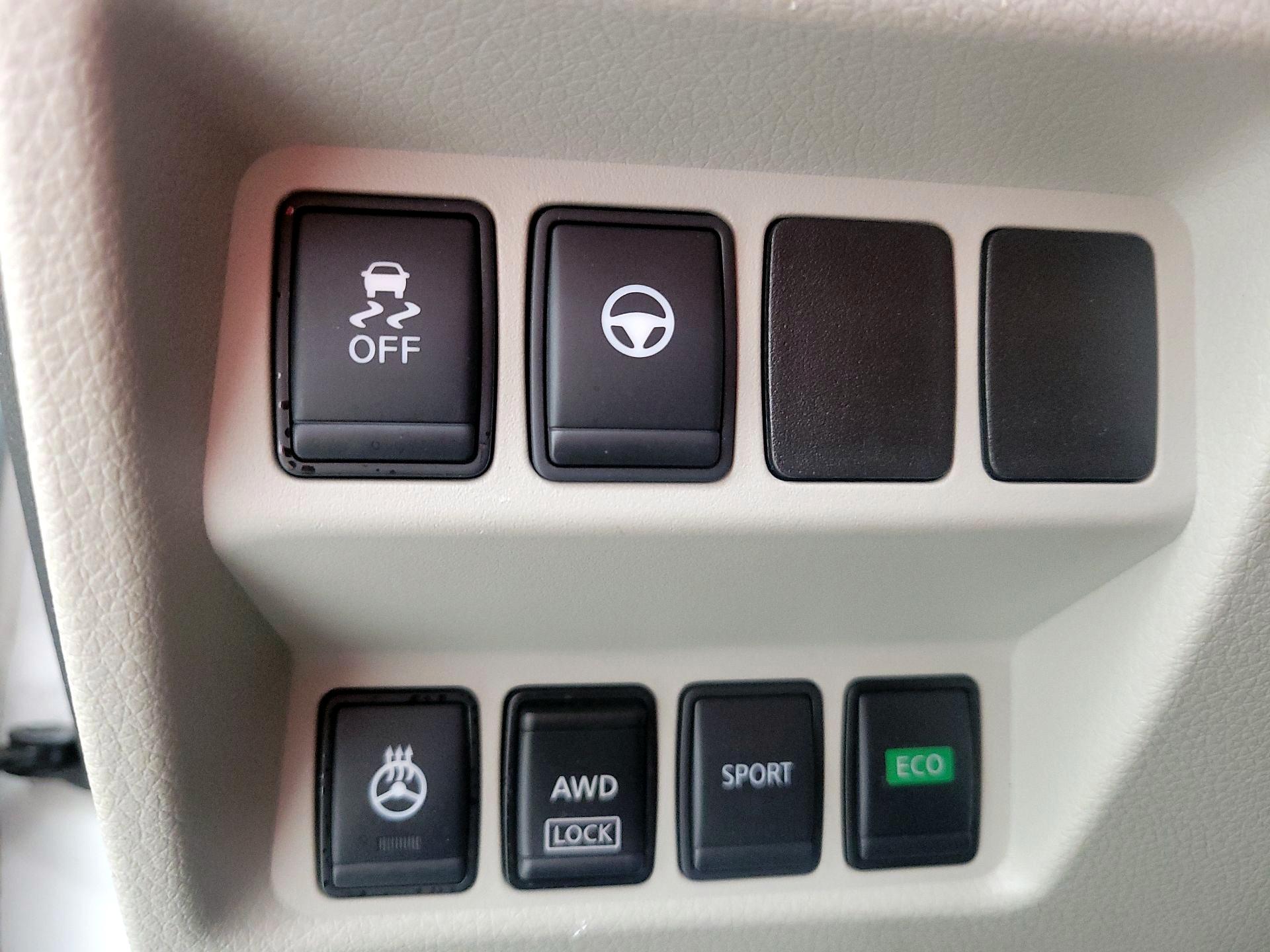 Thumbnail: 2020 Nissan Rogue Sport - 13