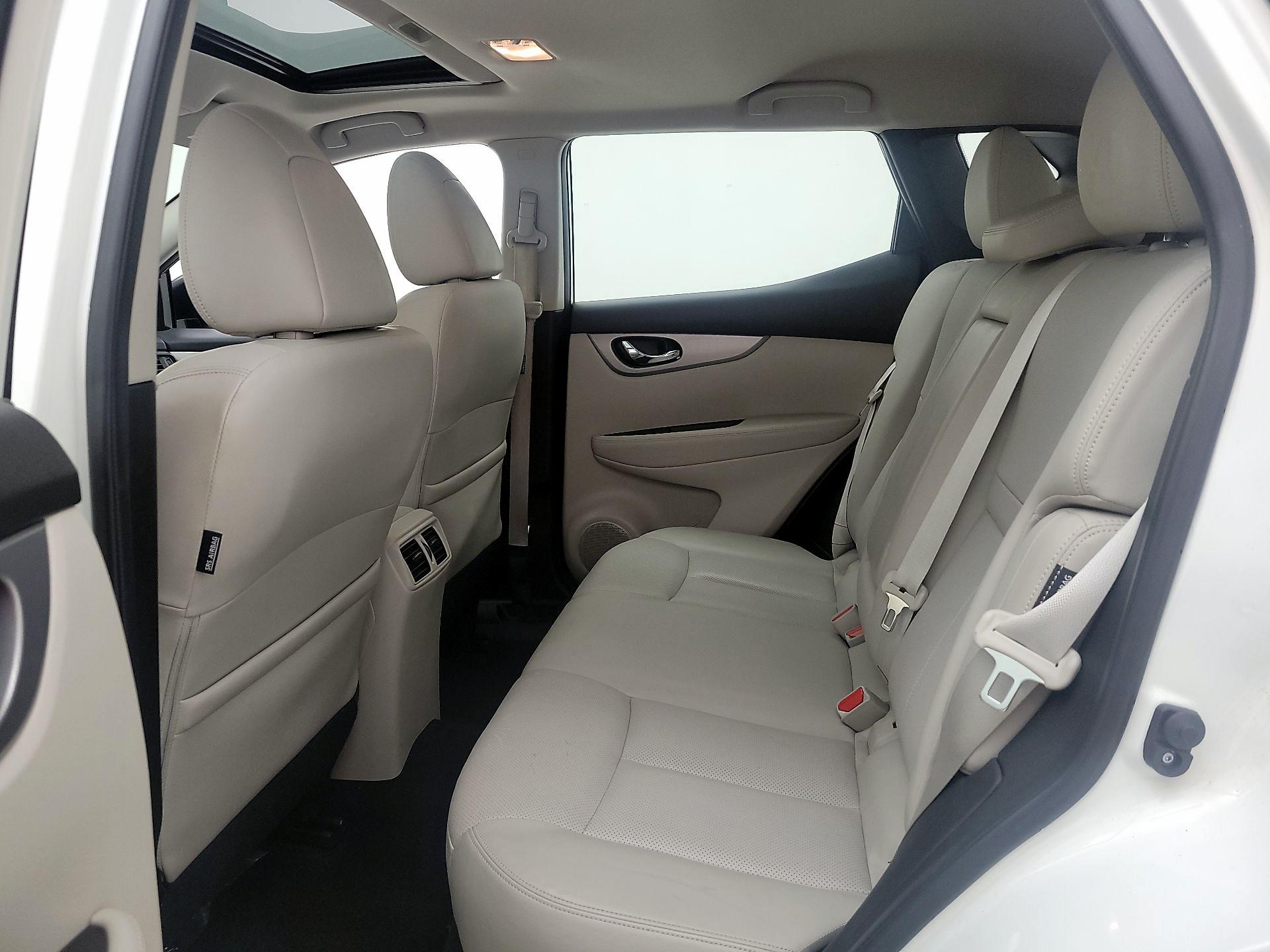 Thumbnail: 2020 Nissan Rogue Sport - 19