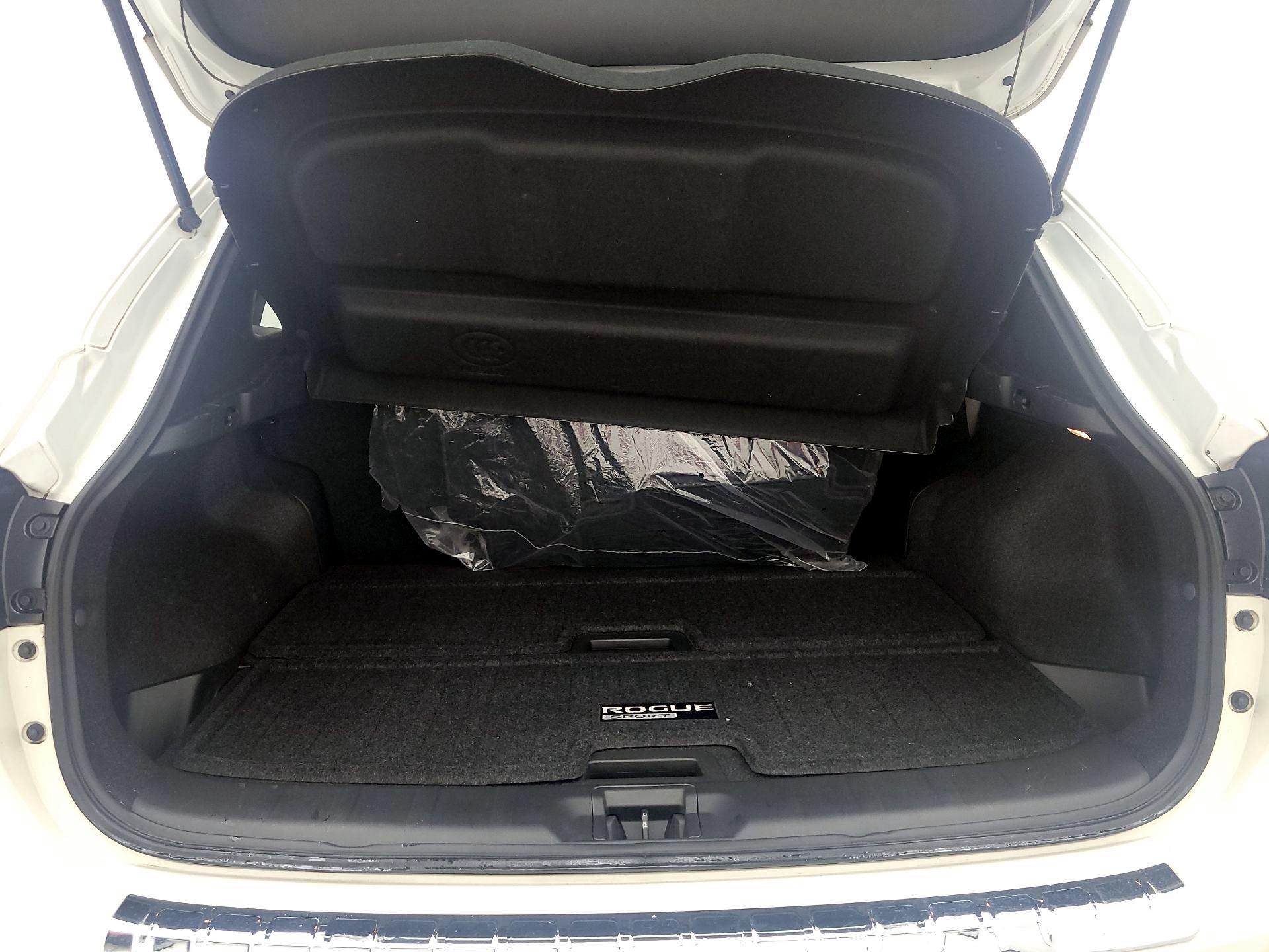 Thumbnail: 2020 Nissan Rogue Sport - 20