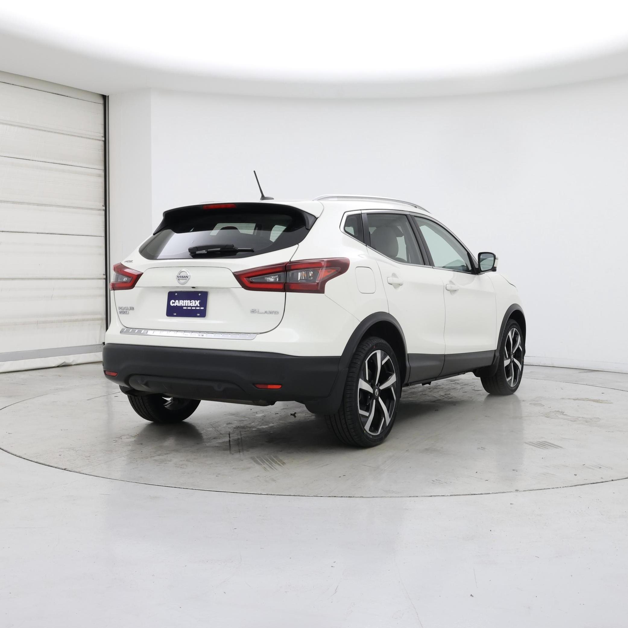 Thumbnail: 2020 Nissan Rogue Sport - 8