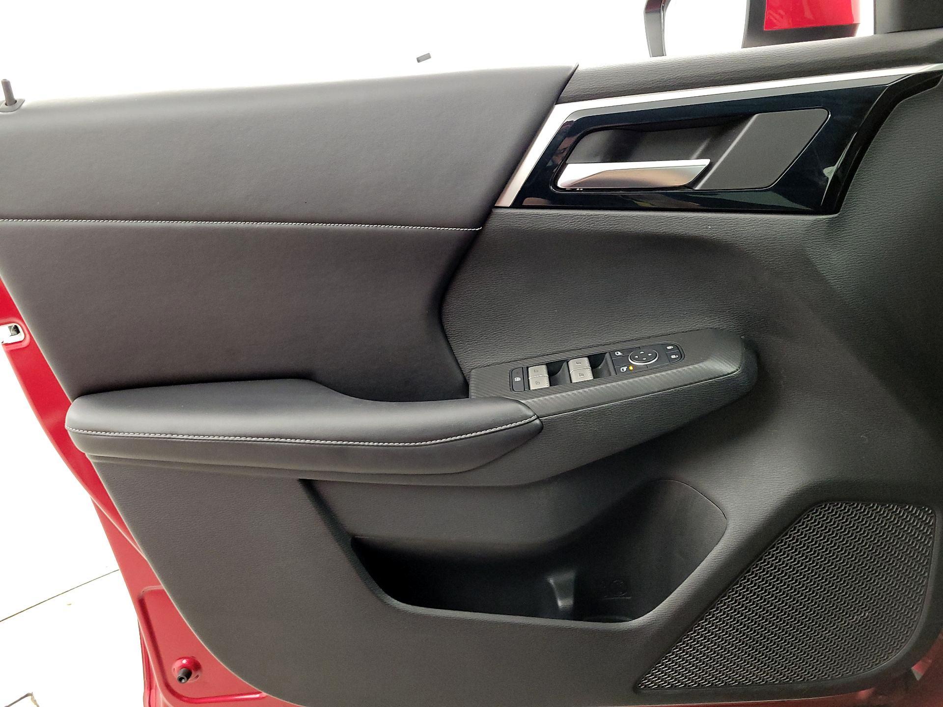 Thumbnail: 2022 Mitsubishi Outlander - 12