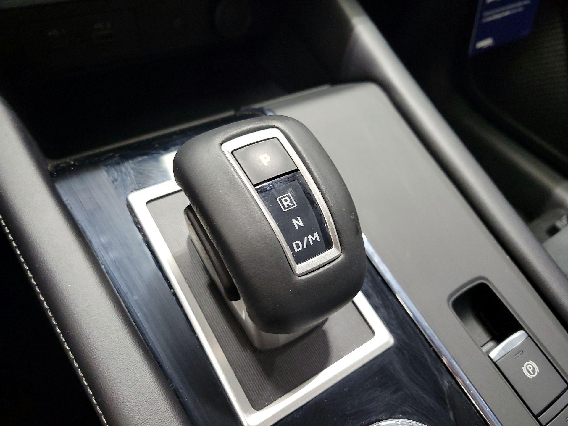 Thumbnail: 2022 Mitsubishi Outlander - 18