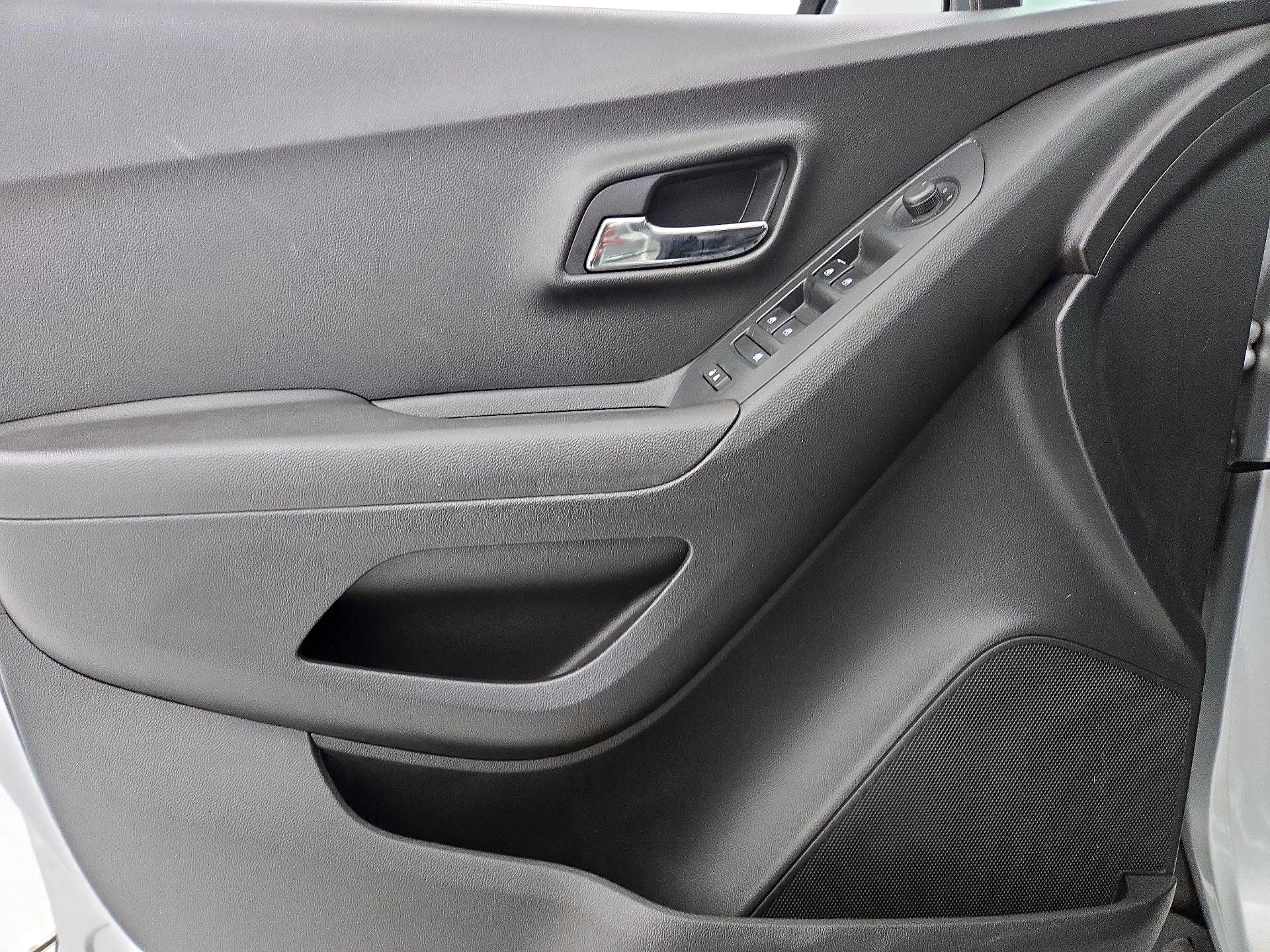 Thumbnail: 2020 Chevrolet Trax - 12