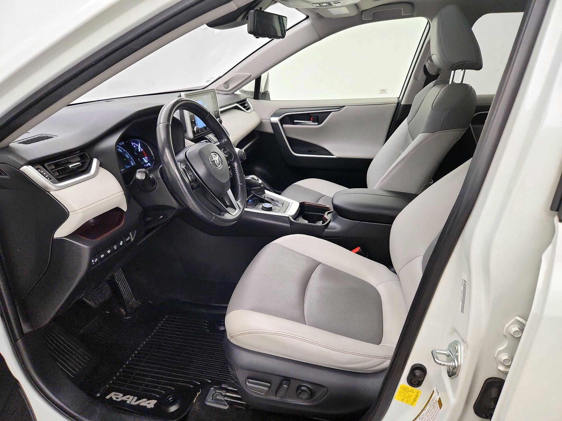 Thumbnail: 2019 Toyota RAV4 - 11