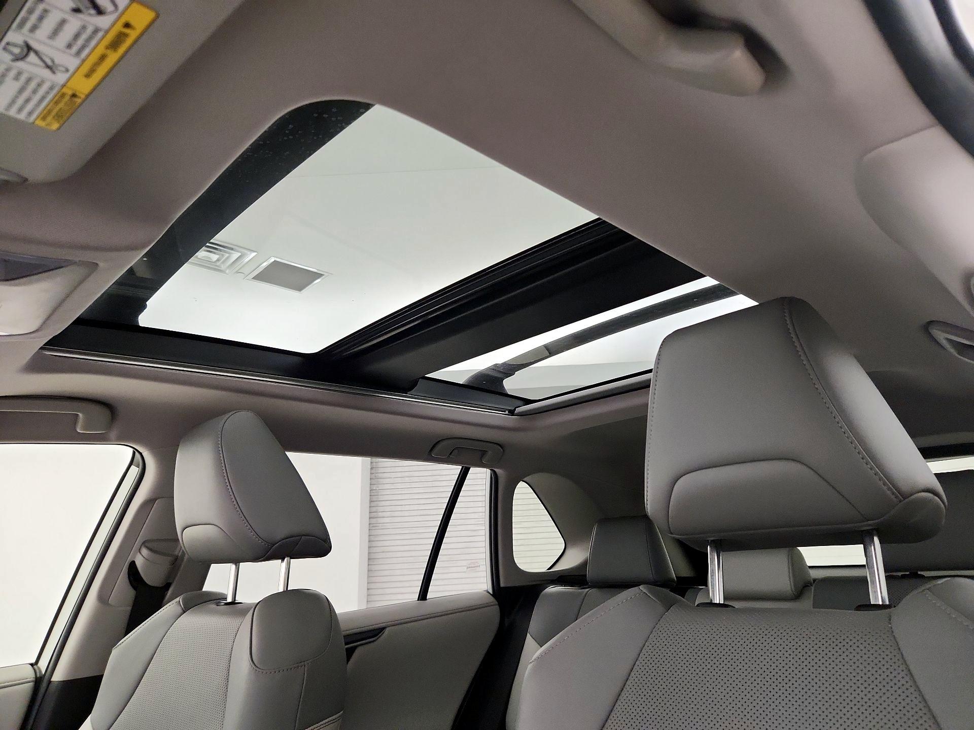 Thumbnail: 2019 Toyota RAV4 - 19