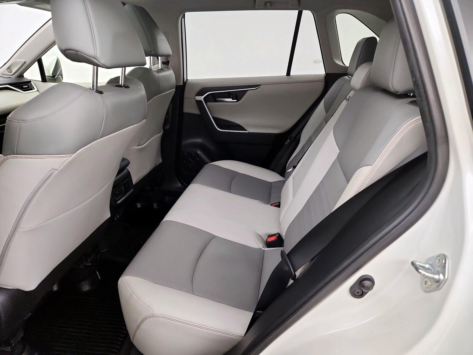 Thumbnail: 2019 Toyota RAV4 - 20