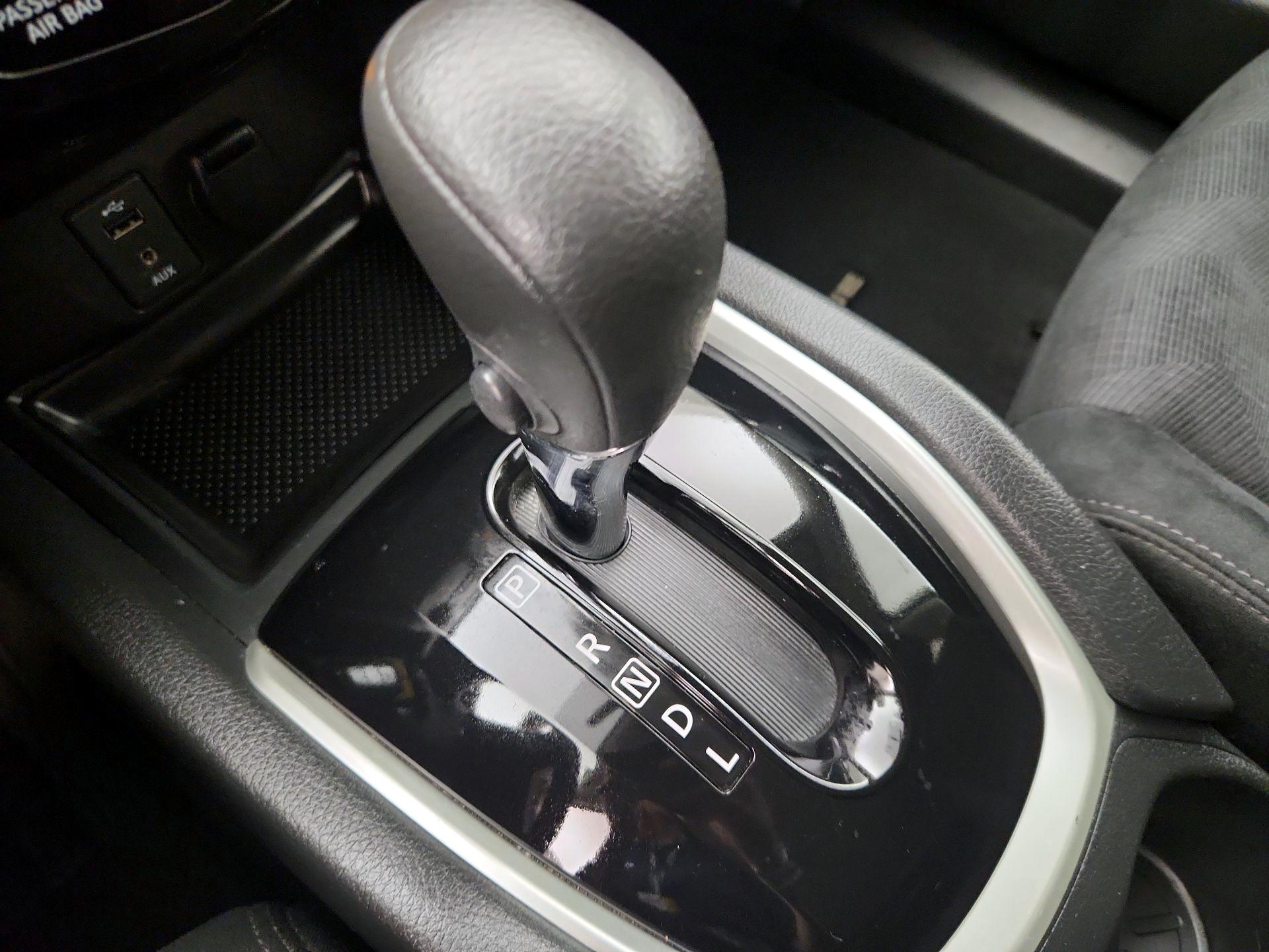 Thumbnail: 2016 Nissan Rogue - 17