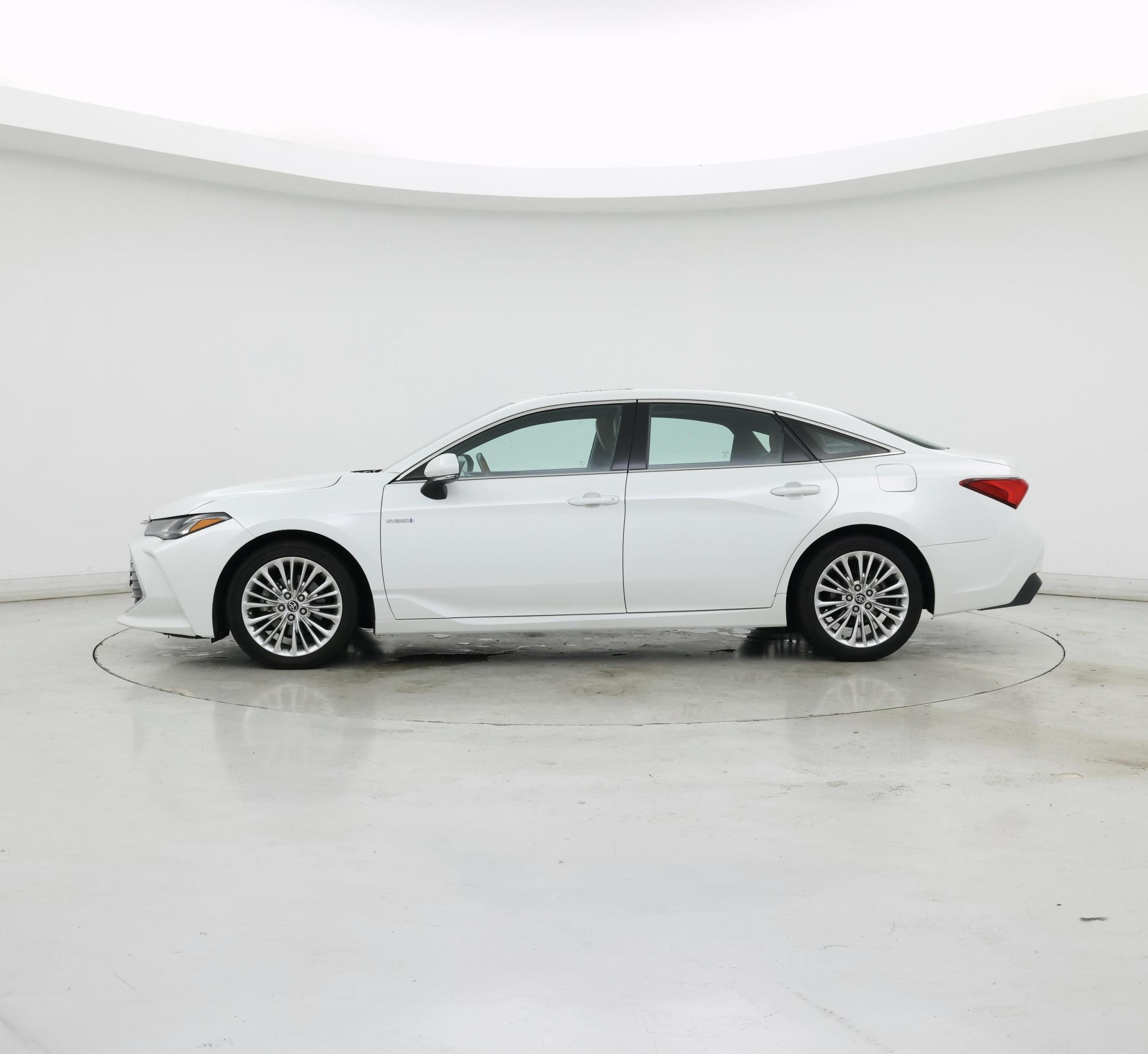 Thumbnail: 2019 Toyota Avalon - 3