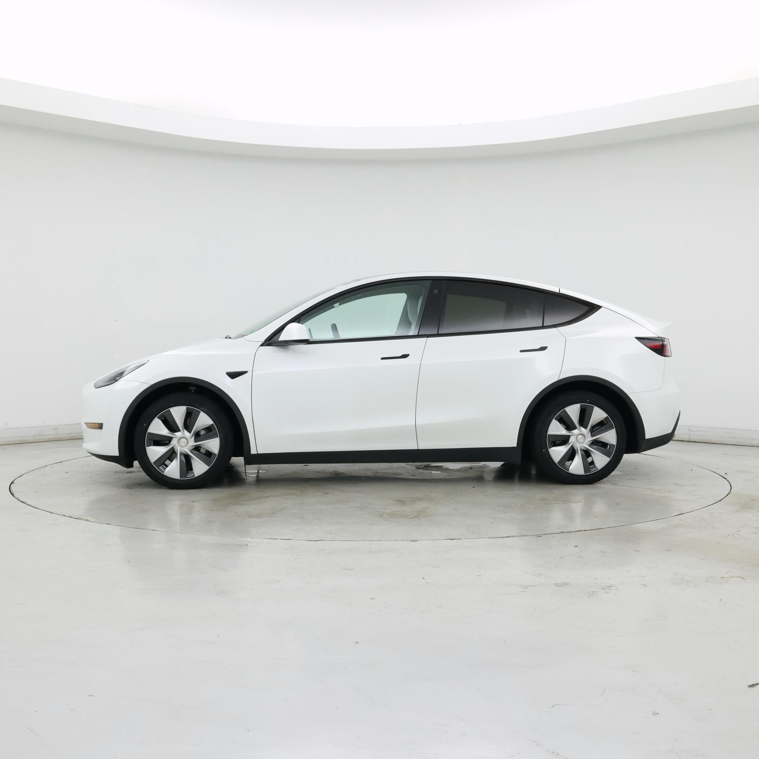 Thumbnail: 2022 Tesla Model Y - 3