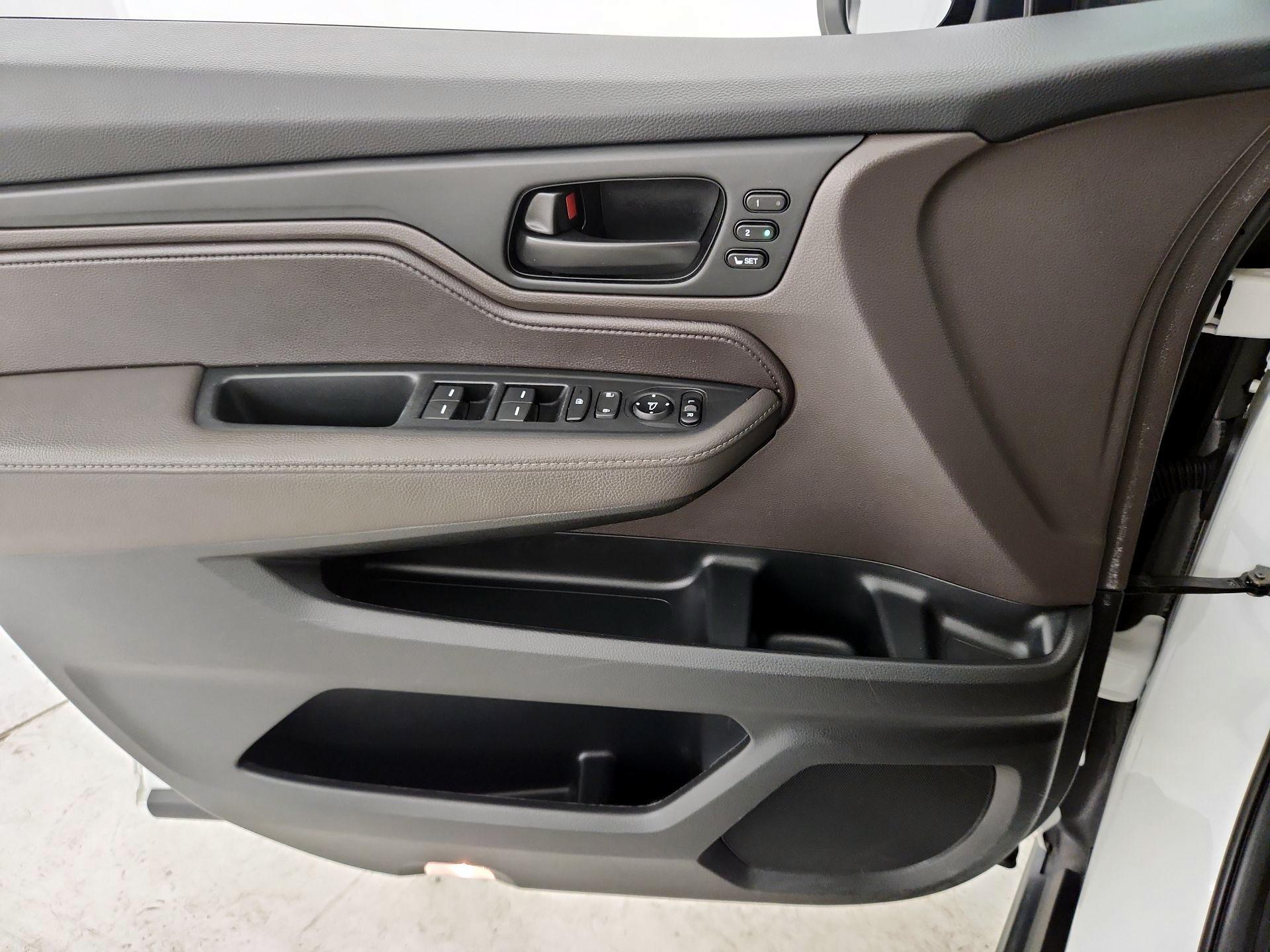 Thumbnail: 2020 Honda Odyssey - 10