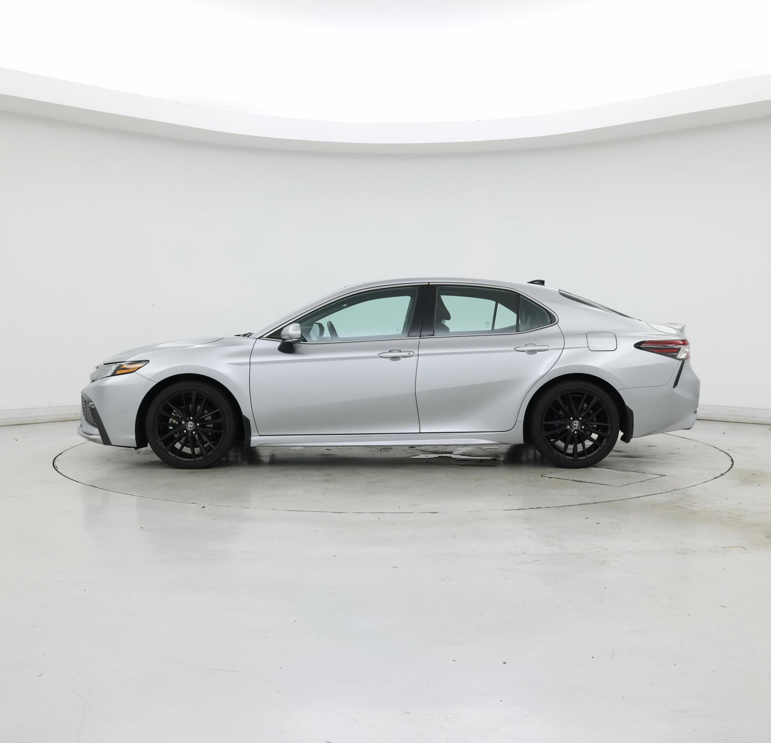 Thumbnail: 2022 Toyota Camry - 3