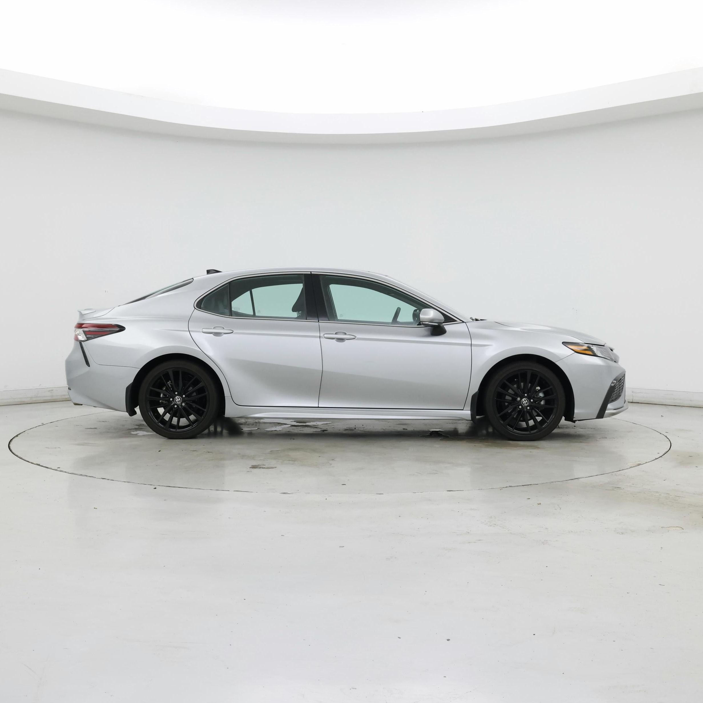 Thumbnail: 2022 Toyota Camry - 7