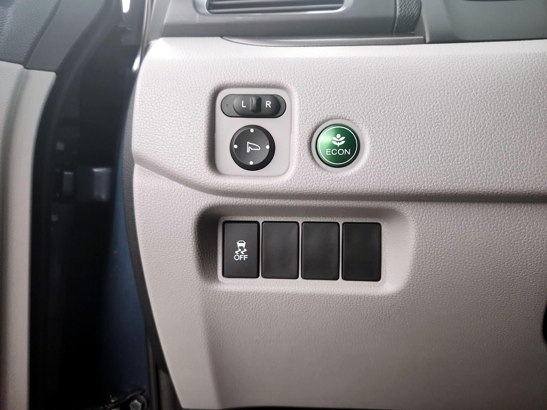 Thumbnail: 2018 Honda Pilot - 13
