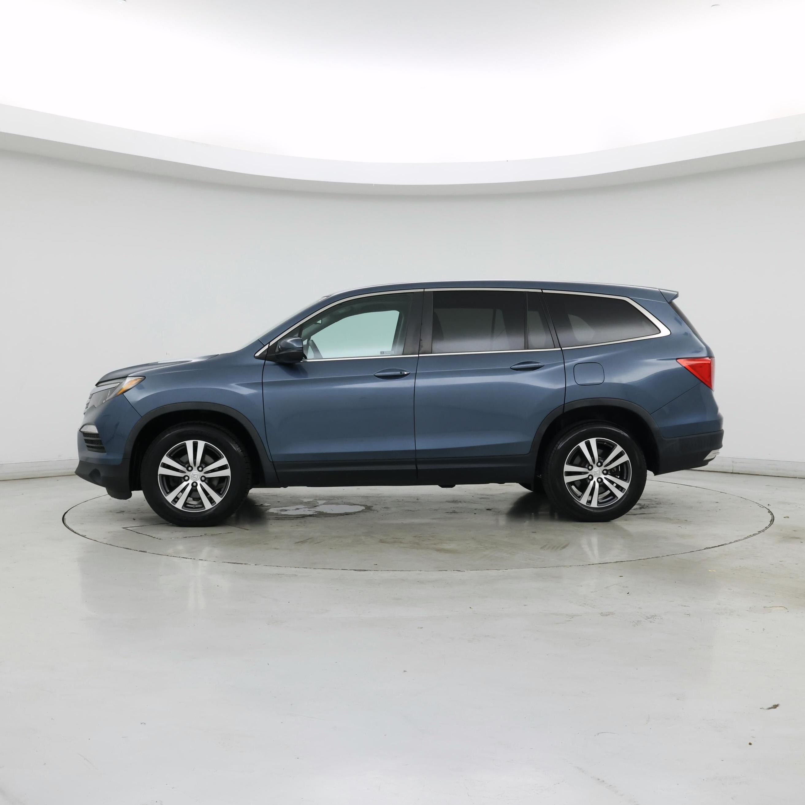 Thumbnail: 2018 Honda Pilot - 3