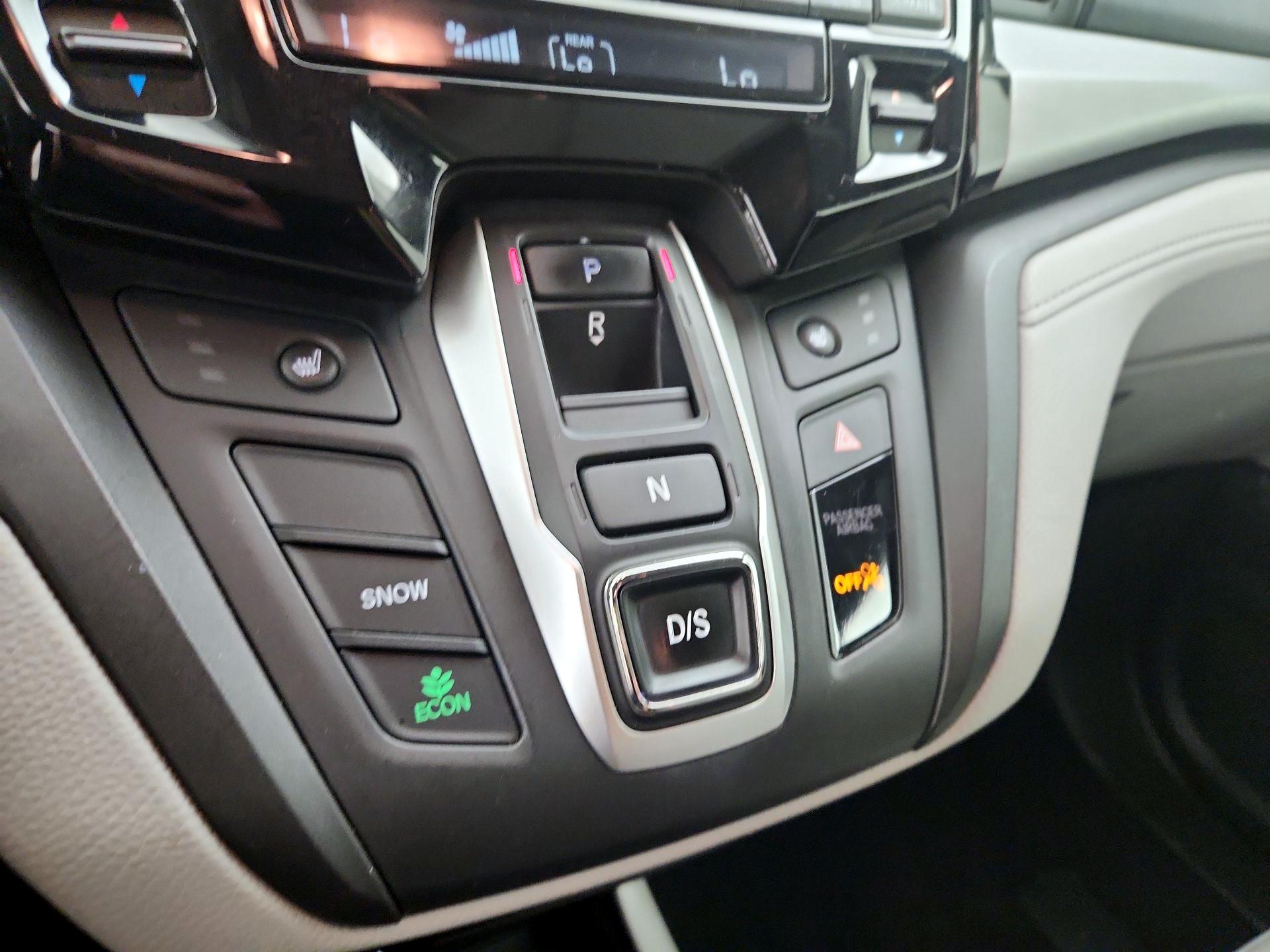 Thumbnail: 2018 Honda Odyssey - 17
