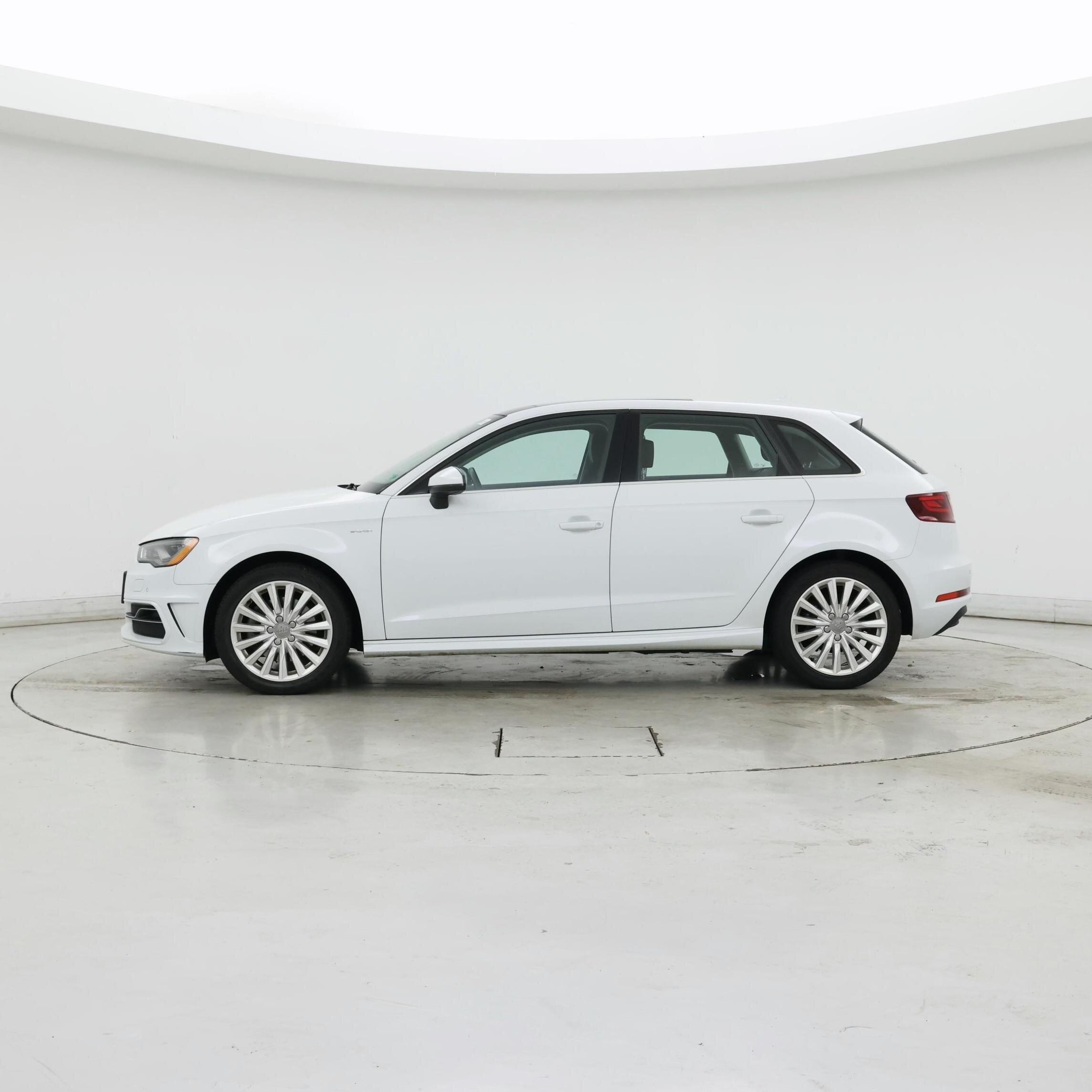 Thumbnail: 2016 Audi A3 - 3