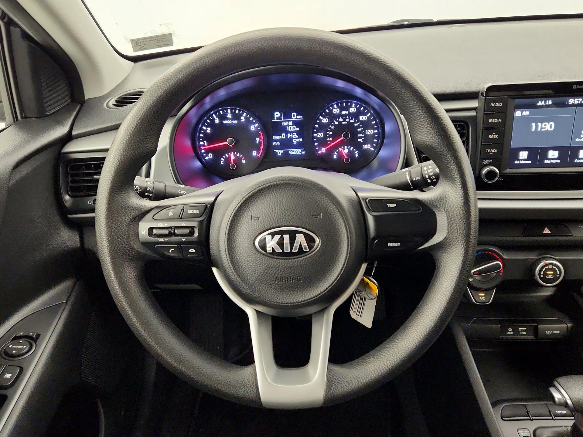 Thumbnail: 2020 Kia Rio - 10