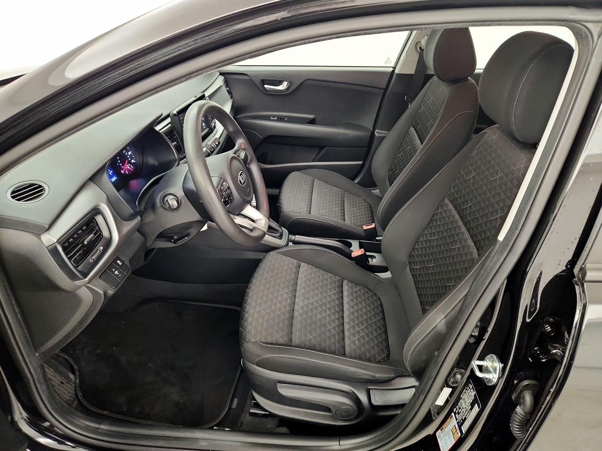 Thumbnail: 2020 Kia Rio - 11