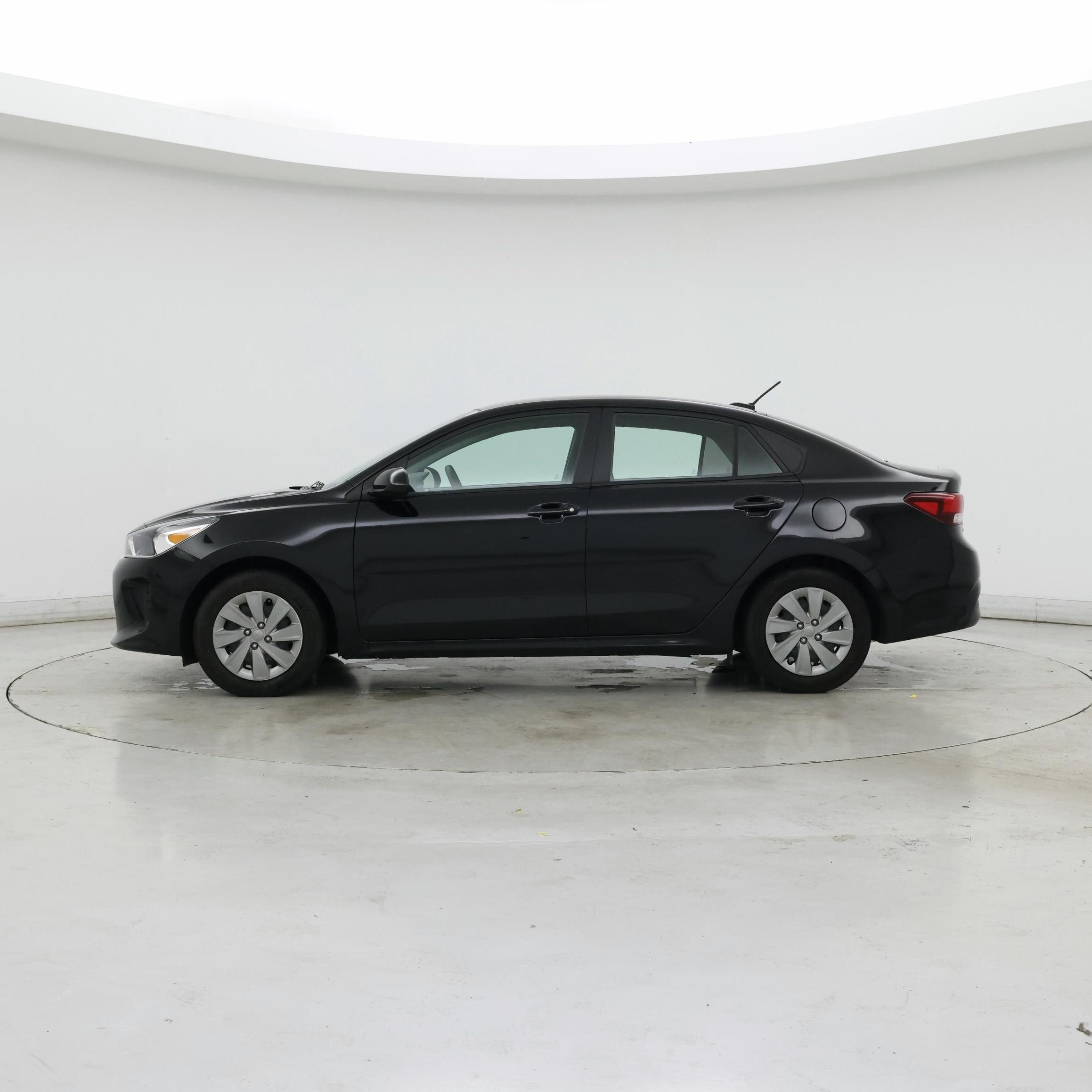 Thumbnail: 2020 Kia Rio - 3