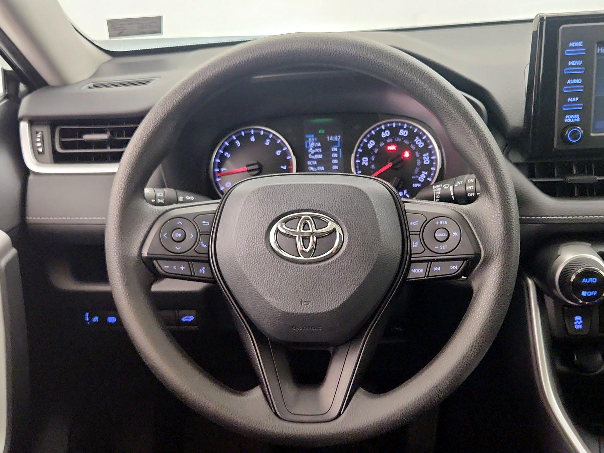 Thumbnail: 2019 Toyota RAV4 - 10
