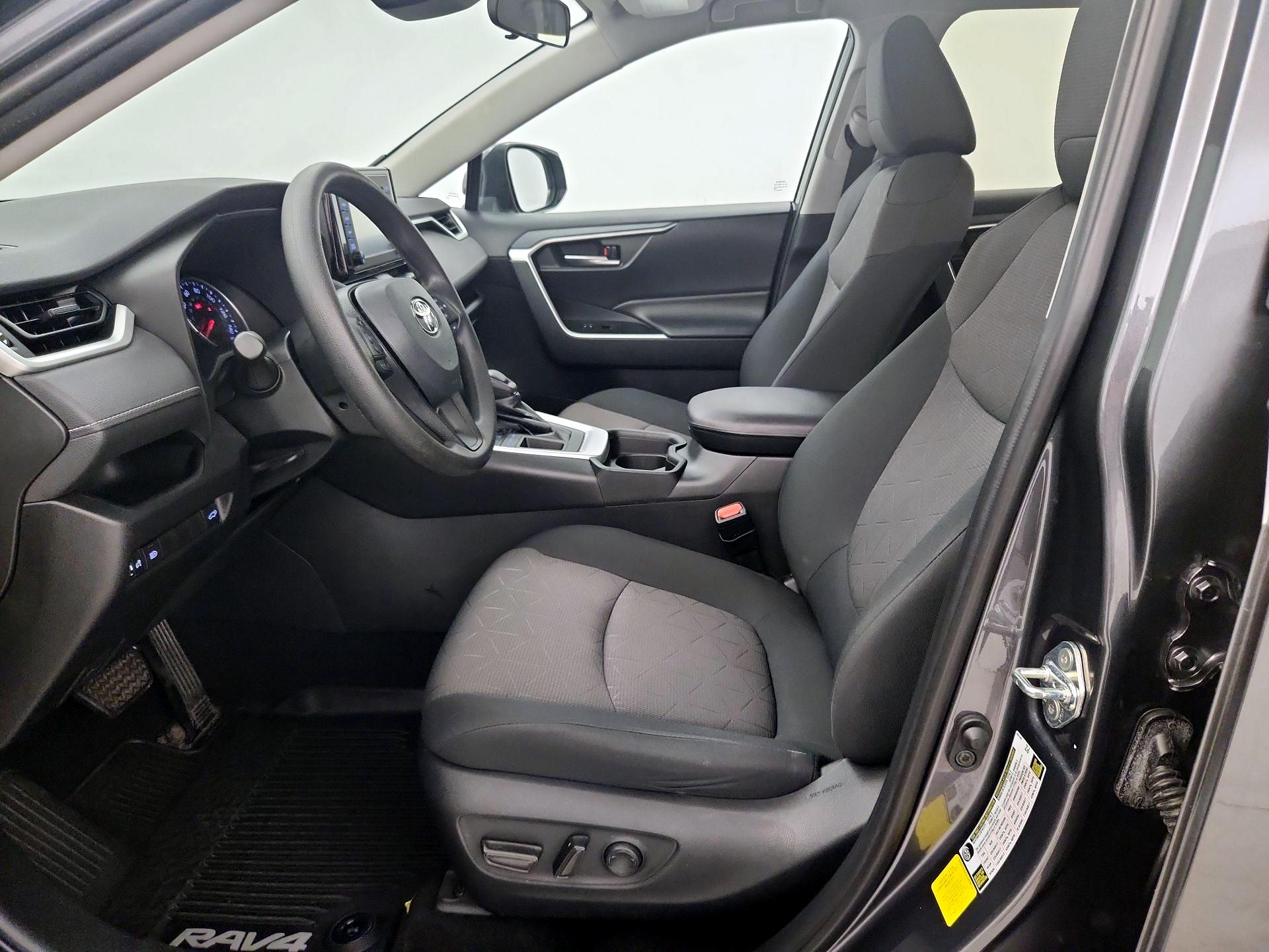 Thumbnail: 2019 Toyota RAV4 - 11