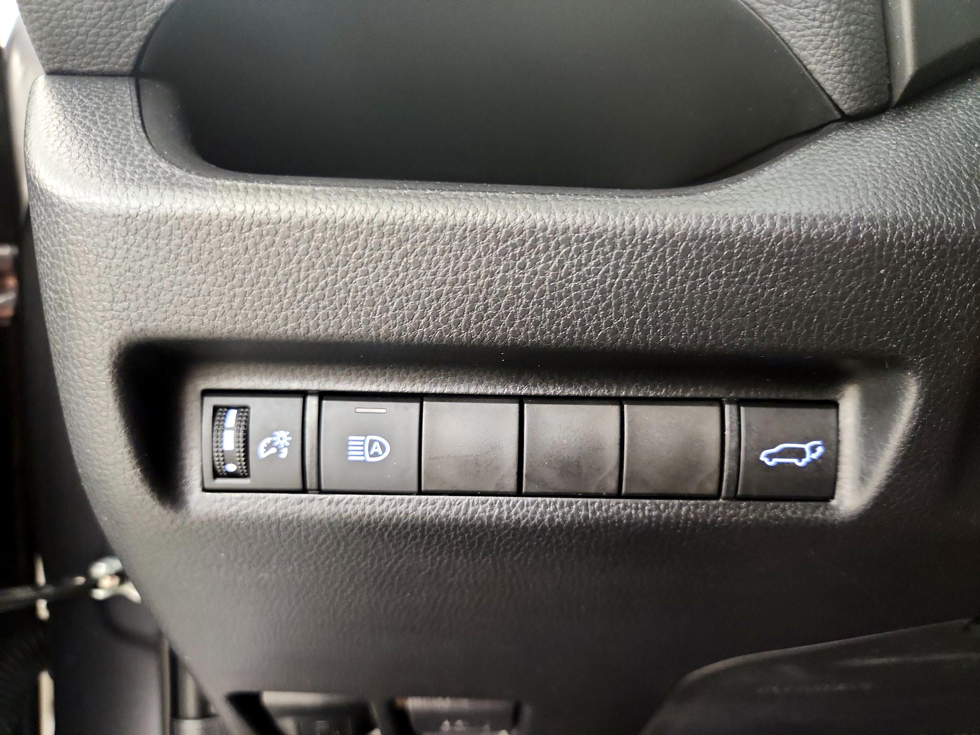 Thumbnail: 2019 Toyota RAV4 - 13