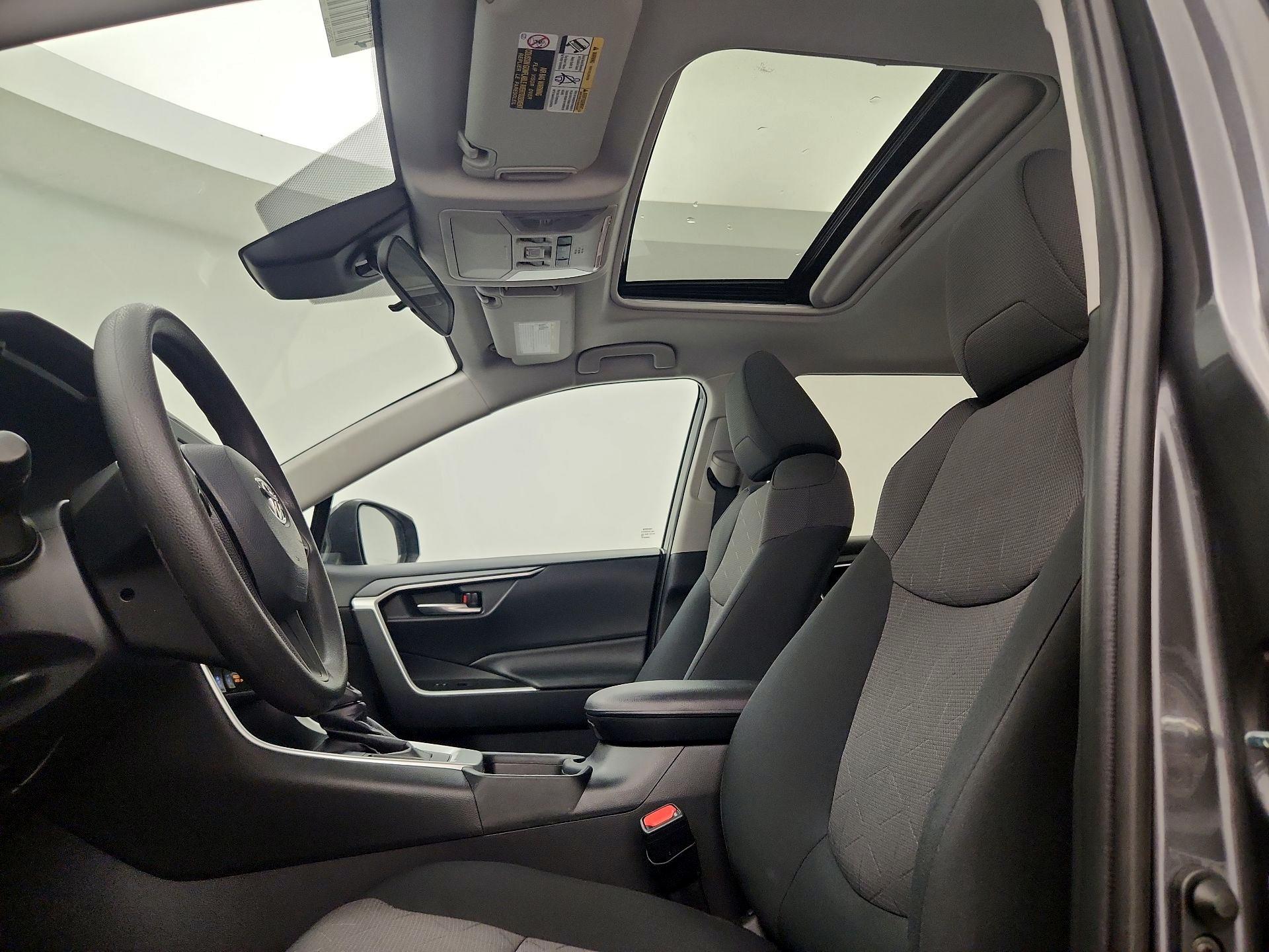 Thumbnail: 2019 Toyota RAV4 - 20