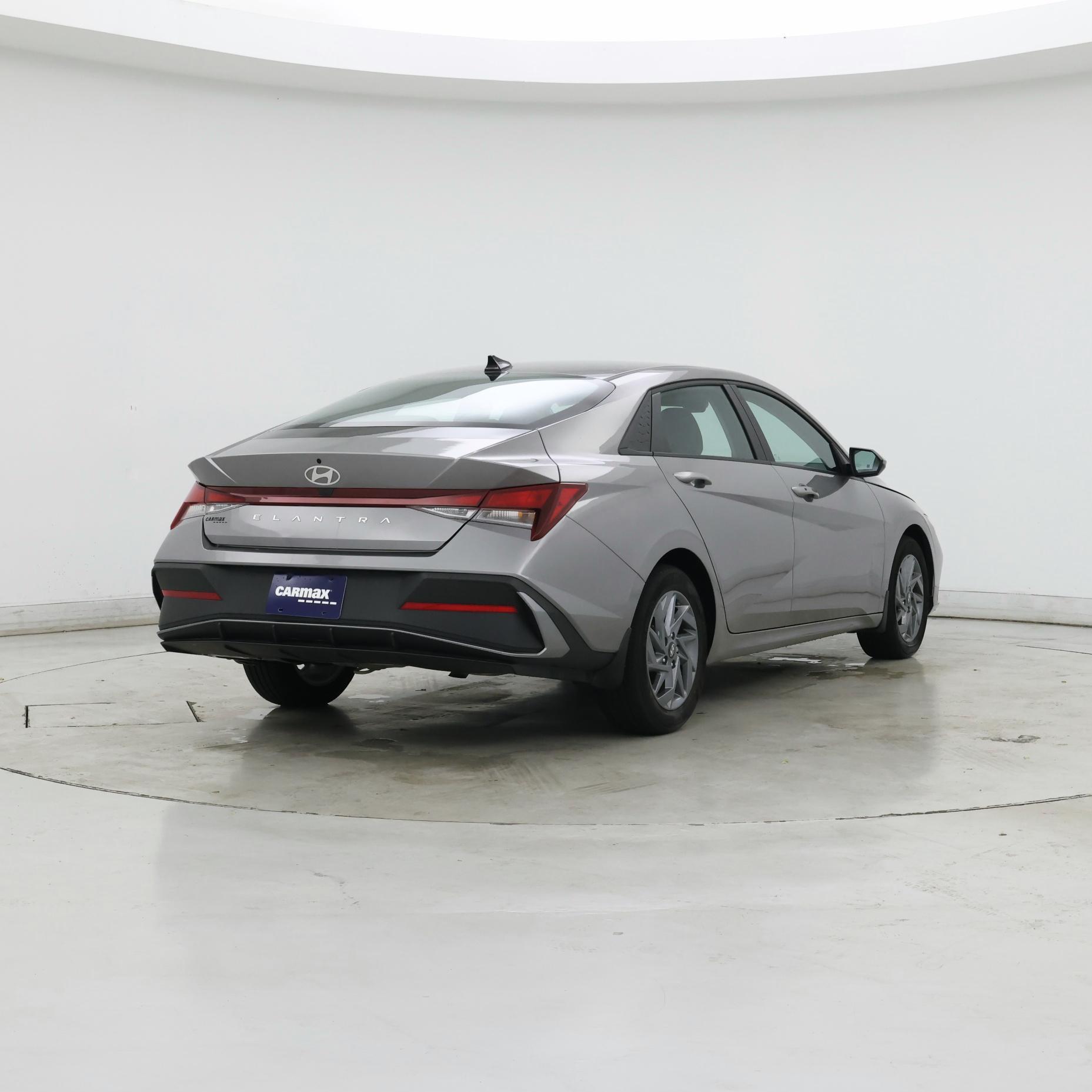 Thumbnail: 2024 Hyundai Elantra - 8