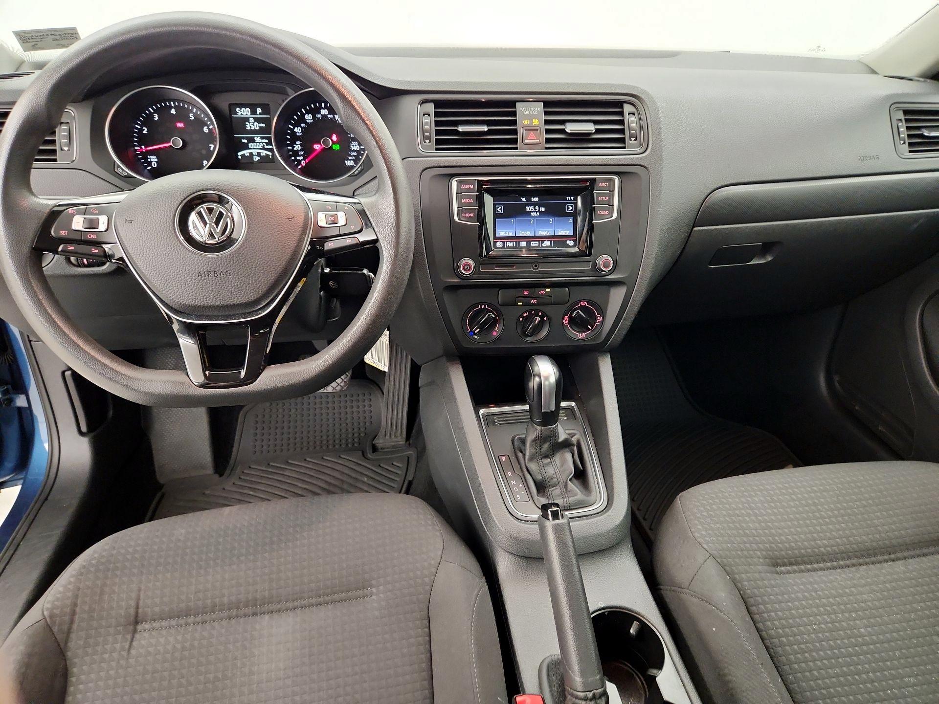 Thumbnail: 2016 Volkswagen Jetta - 9