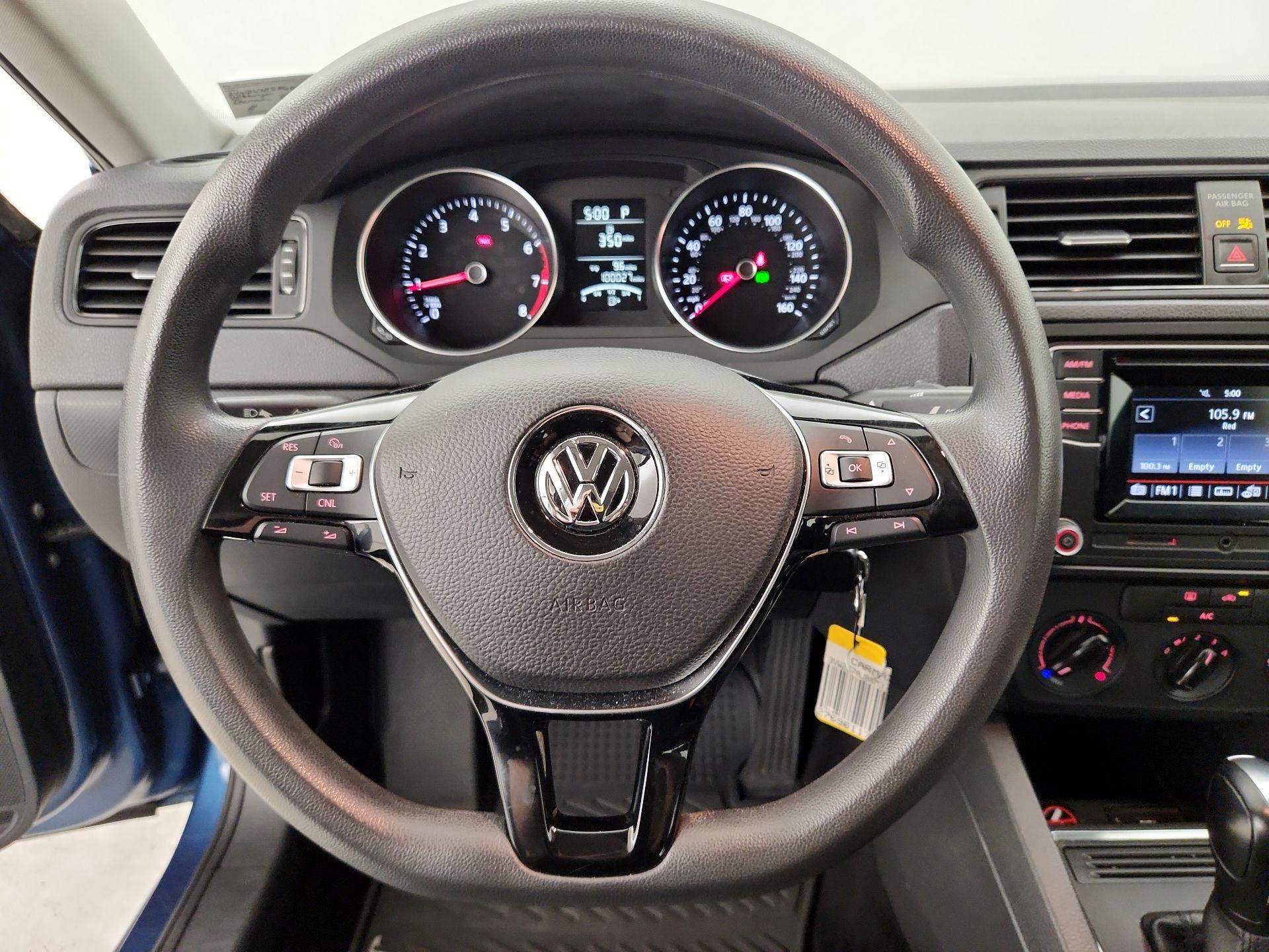 Thumbnail: 2016 Volkswagen Jetta - 10