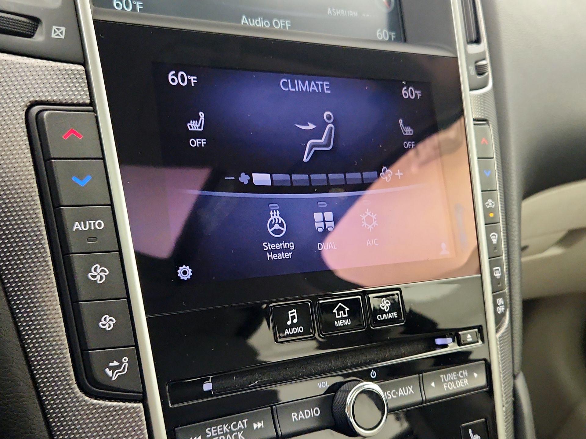 Thumbnail: 2014 INFINITI Q50 - 17
