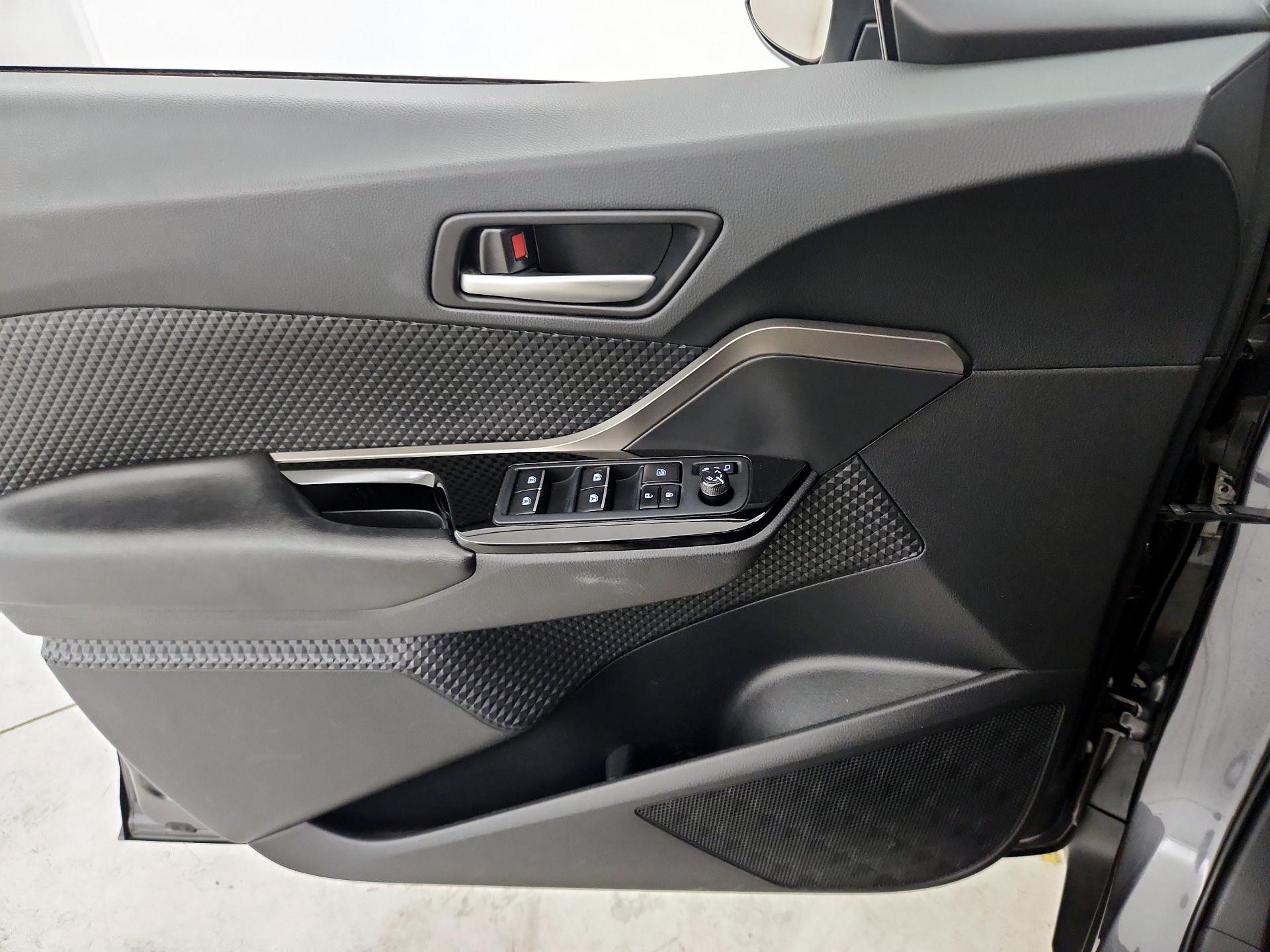 Thumbnail: 2019 Toyota C-HR - 10