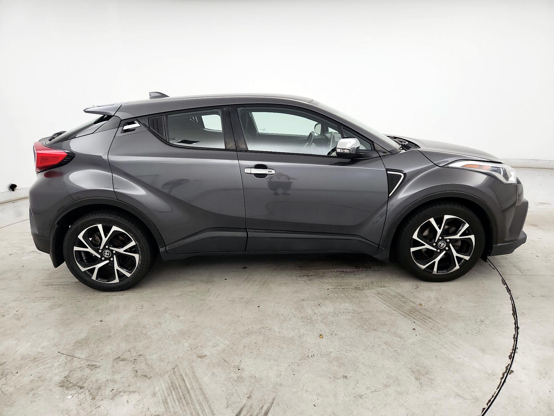 Thumbnail: 2019 Toyota C-HR - 4