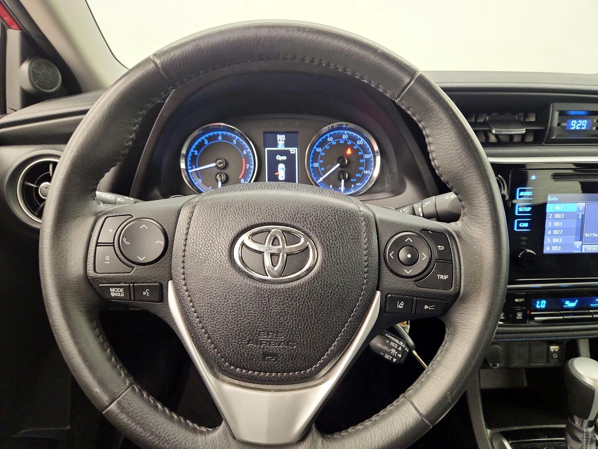 Thumbnail: 2017 Toyota Corolla - 10